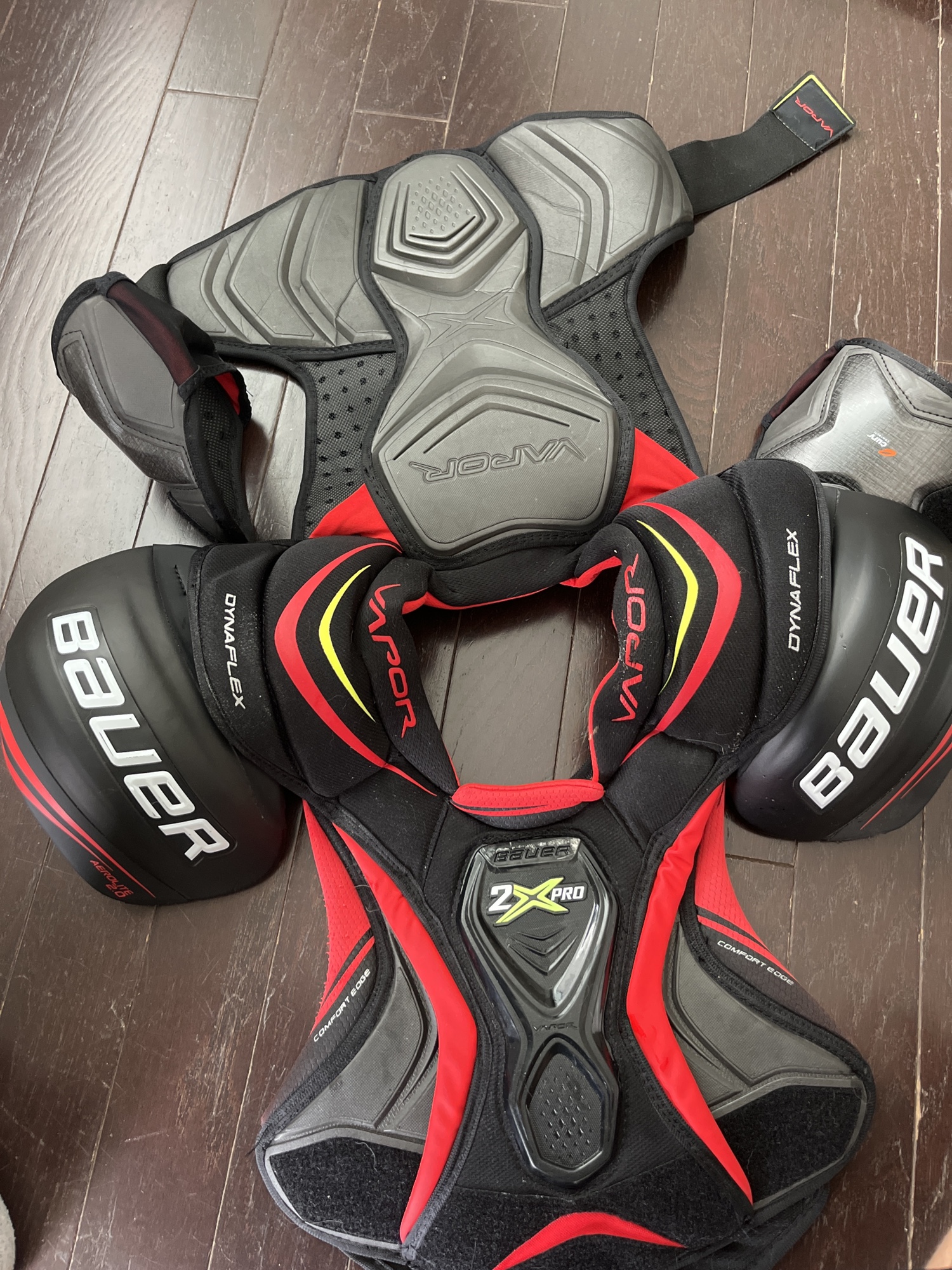 Used Small Bauer Vapor 2x pro Shoulder Pads SidelineSwap