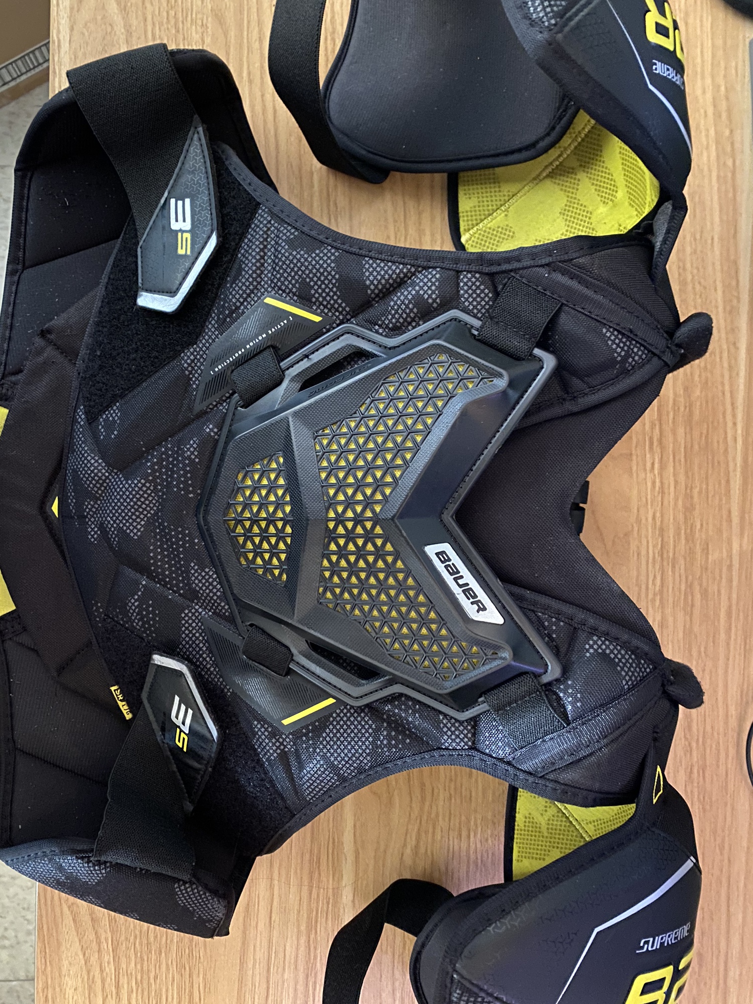 Bauer Supreme 3S Shoulder Pads SidelineSwap