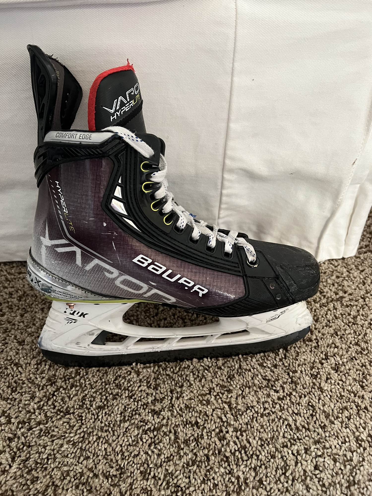 Used Bauer Size 5.5 Vapor Hyperlite Hockey Skates SidelineSwap