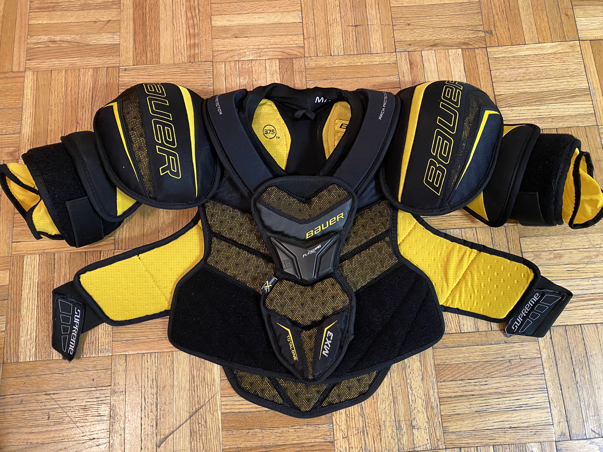 Senior Medium Bauer Supreme TotalOne MX3 Shoulder Pads SidelineSwap