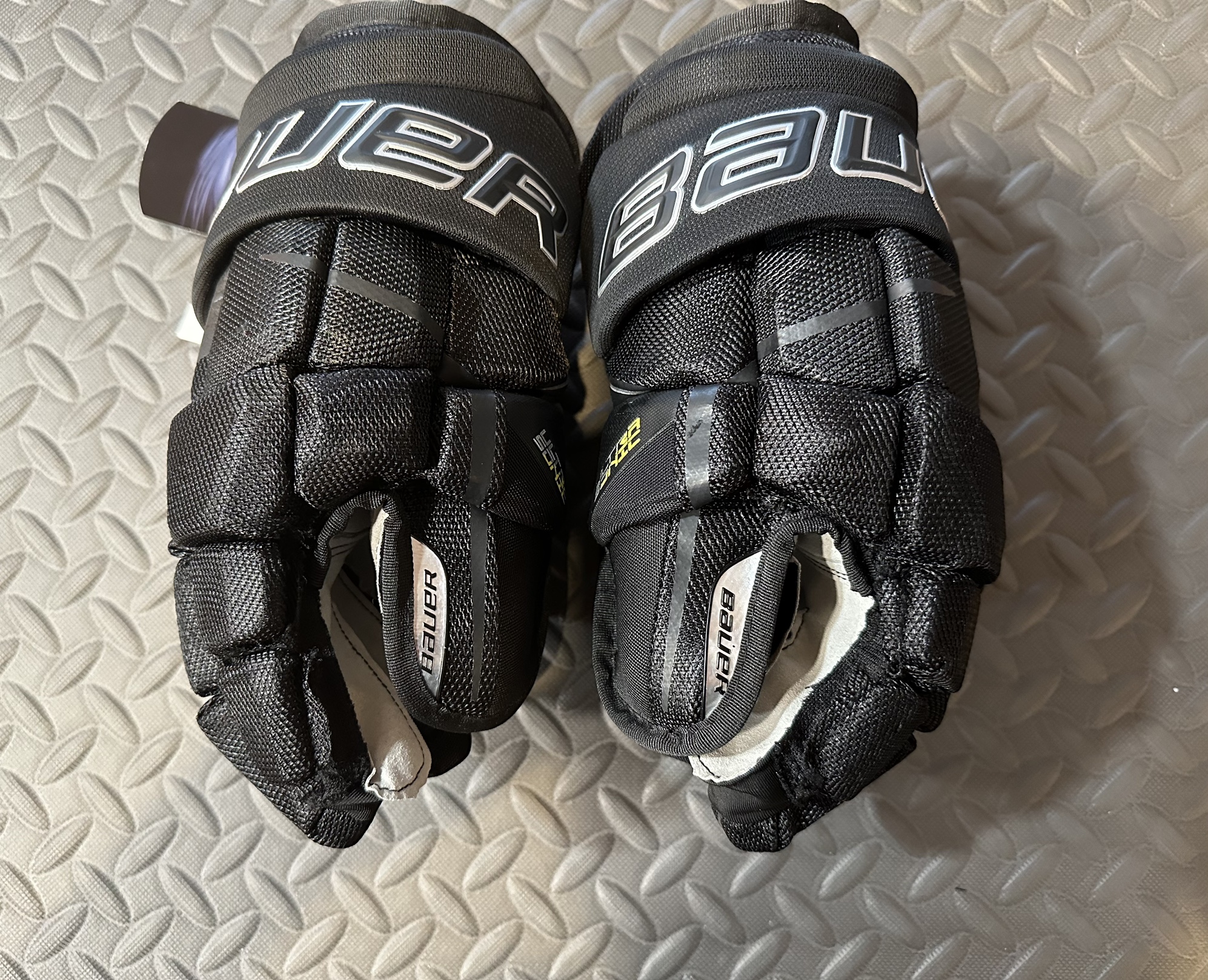 Bauer Supreme Ultrasonic Pro Ice Hockey Gloves Size 13 SidelineSwap