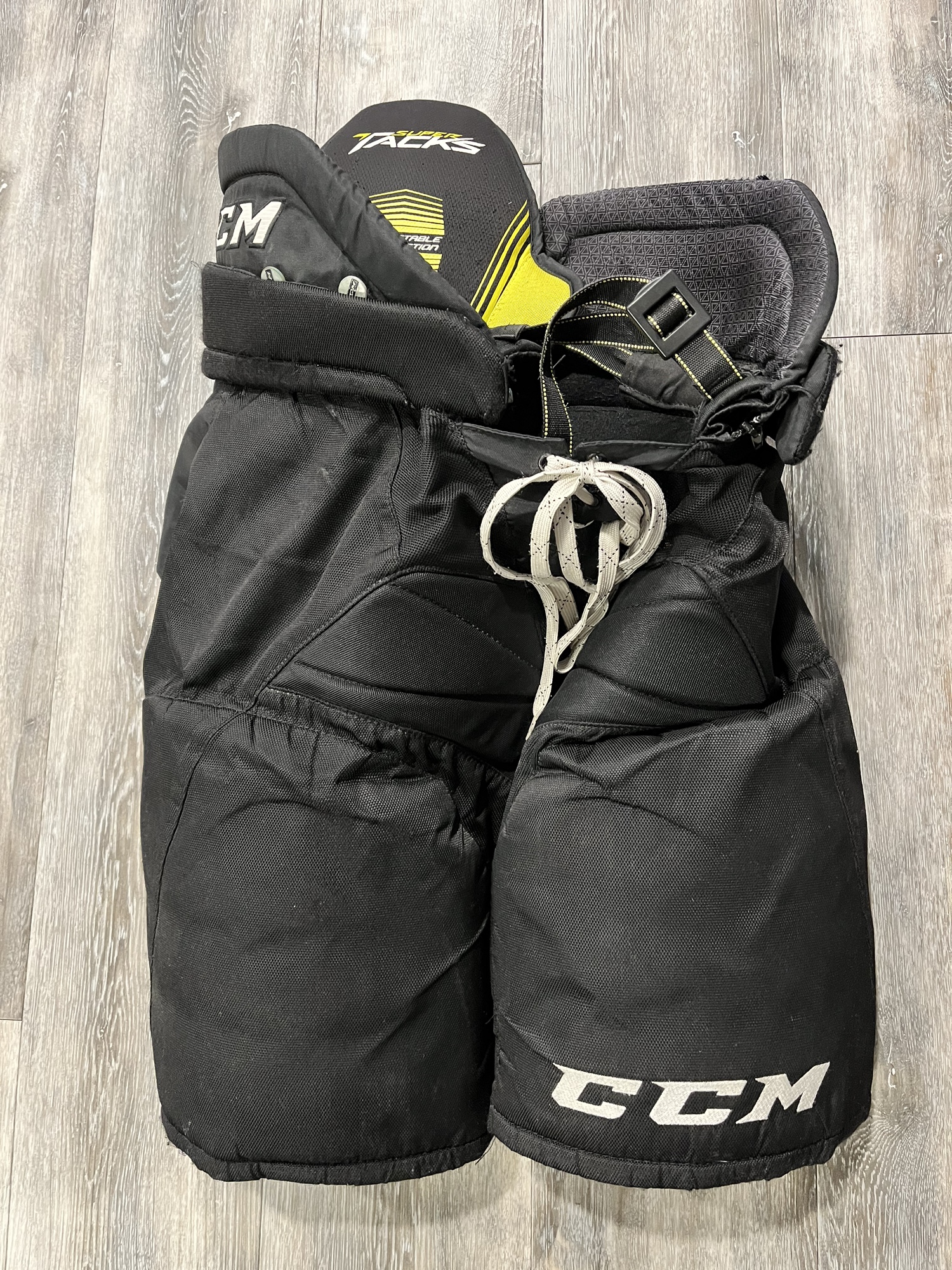 Senior Medium CCM Pro Stock Super Tacks Hockey Pants SidelineSwap