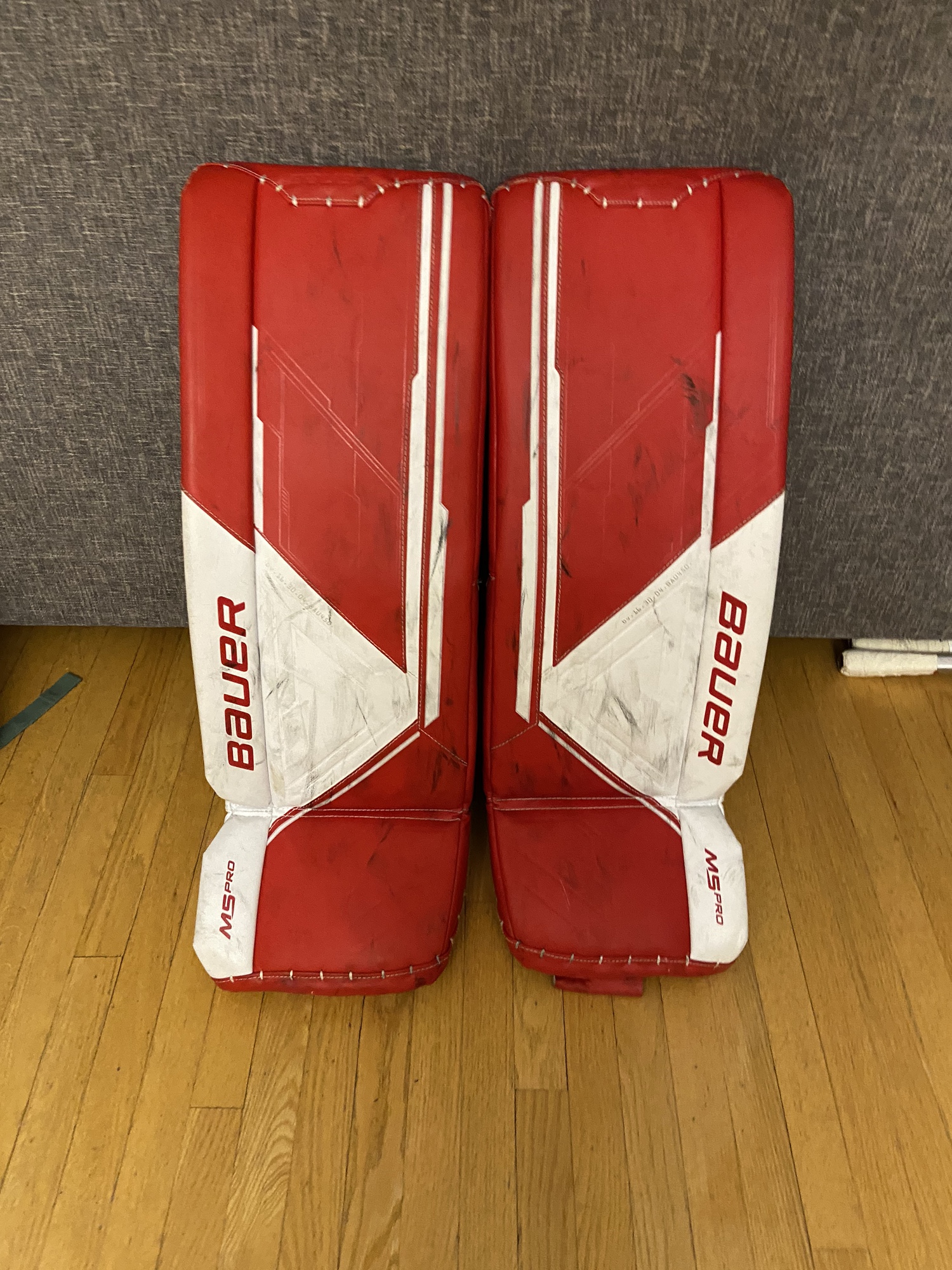 (READY TO SHIP) 32’ Bauer m5 pro goalie pads SidelineSwap