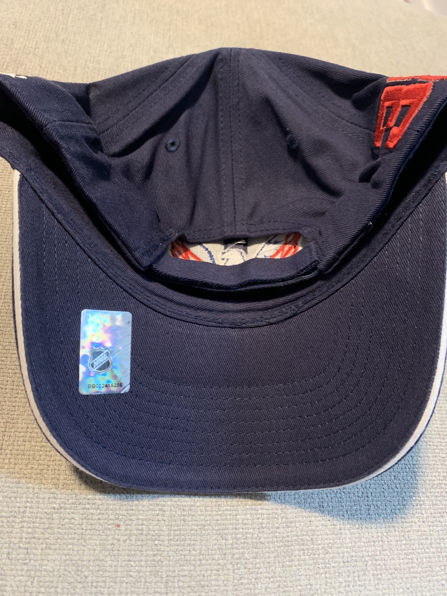 Washington Capitals Reebok Velcro Hat SidelineSwap