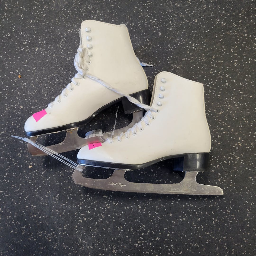 Used Ccm Figure Skates Senior 7 Women's Figure Skates SidelineSwap