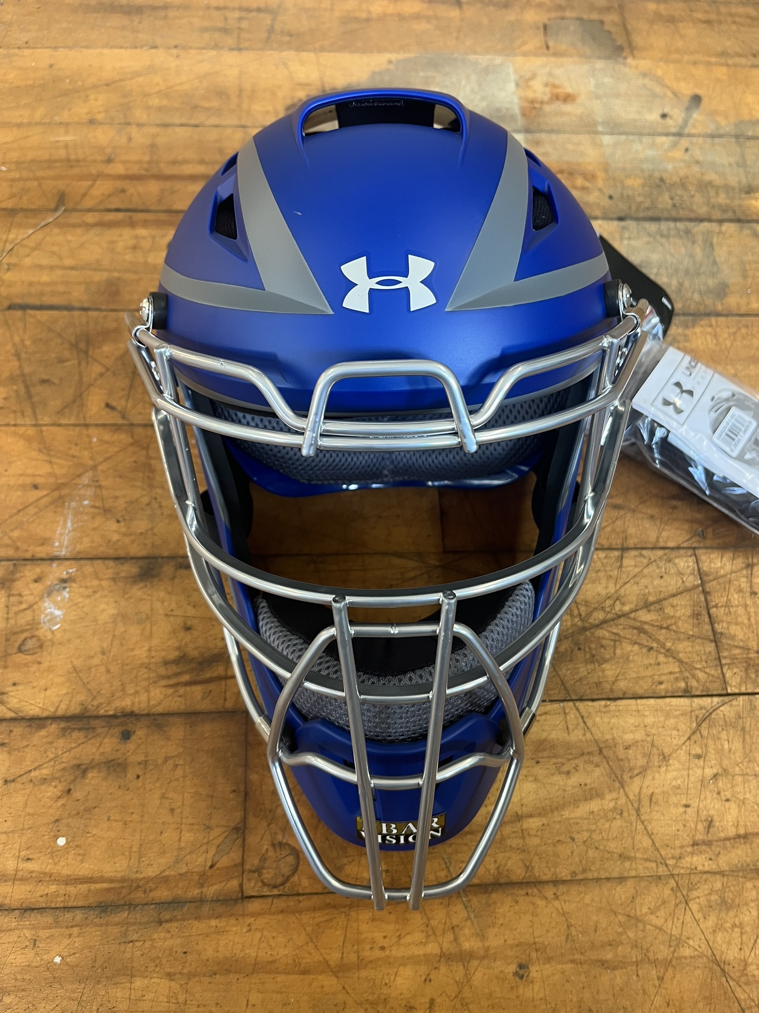 New Under Armour UAHG3Y Youth Catcher's Helmet SidelineSwap