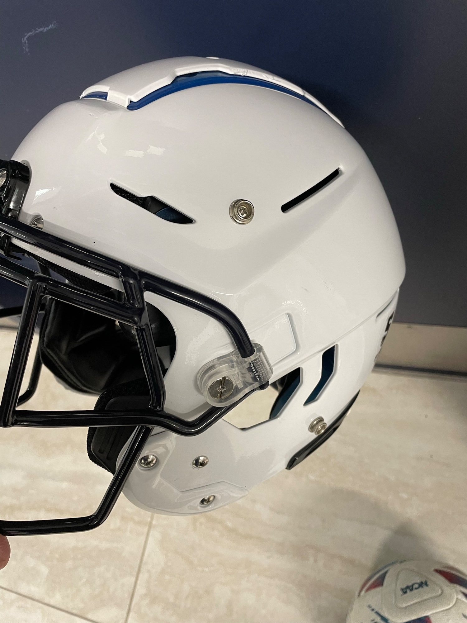 Used Large Schutt F7 Helmet SidelineSwap