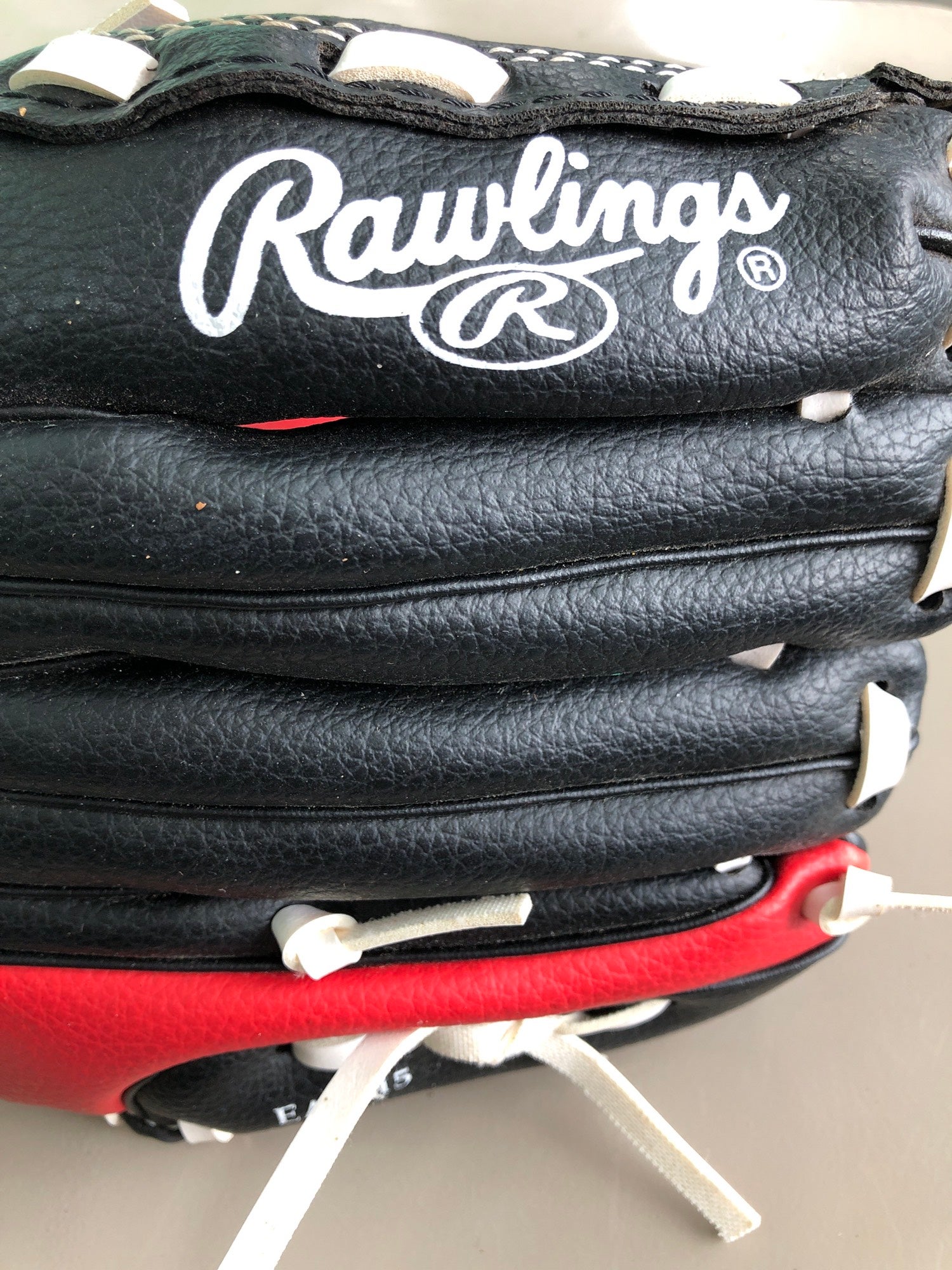 Used Rawlings Player Series LeftHand Throw Infield Baseball Glove (8.5