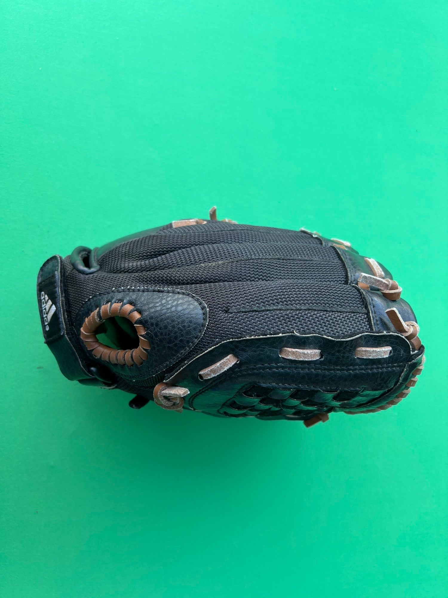 Used Adidas Easy Close Right Hand Throw Baseball Glove 10" SidelineSwap