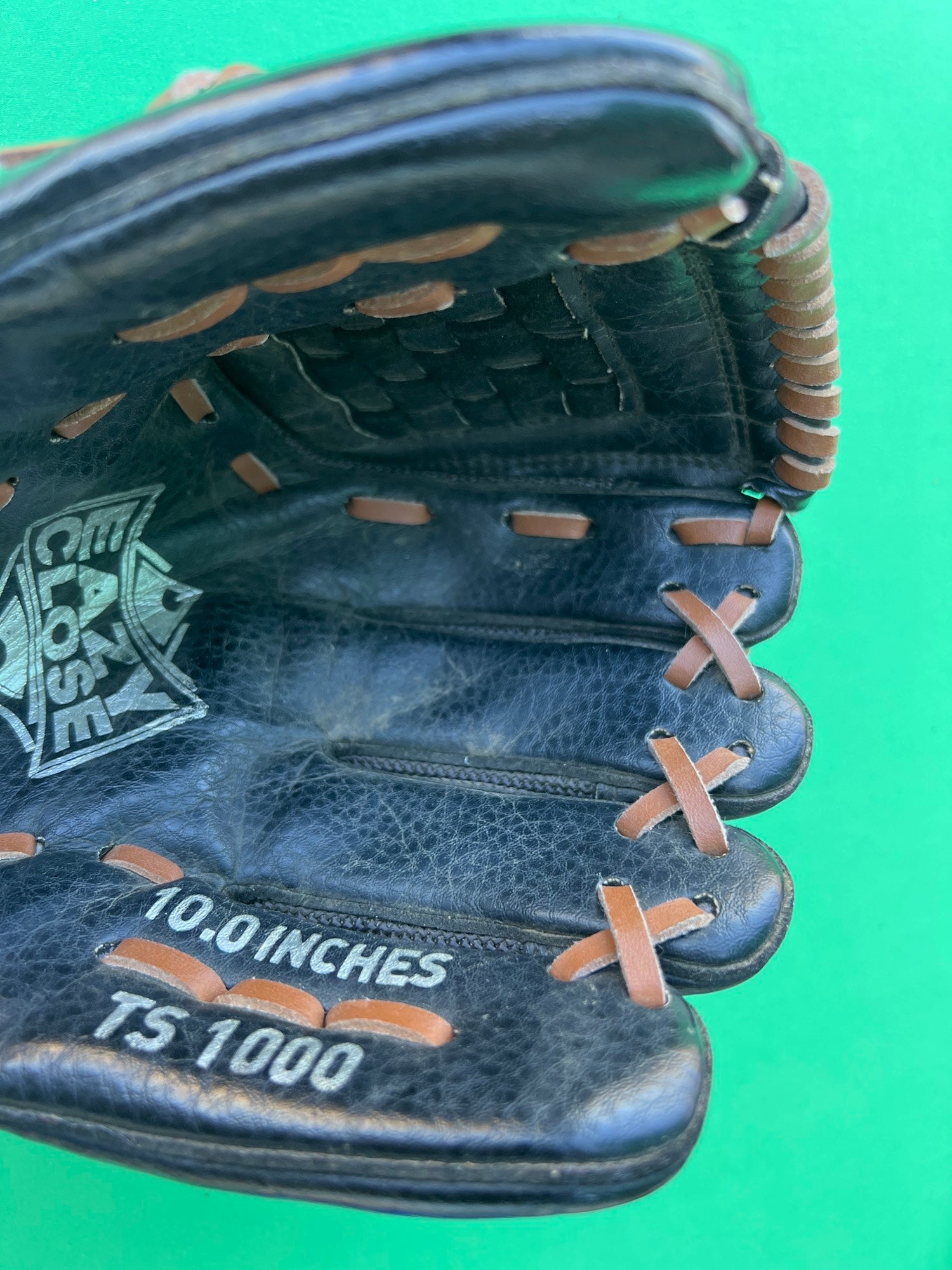 Used Adidas Easy Close Right Hand Throw Baseball Glove 10" SidelineSwap