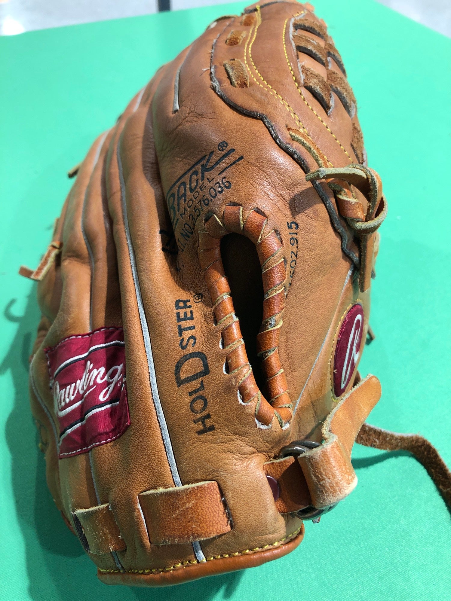 Used Rawlings Fastback Right Hand Throw Baseball Glove (Softball Size