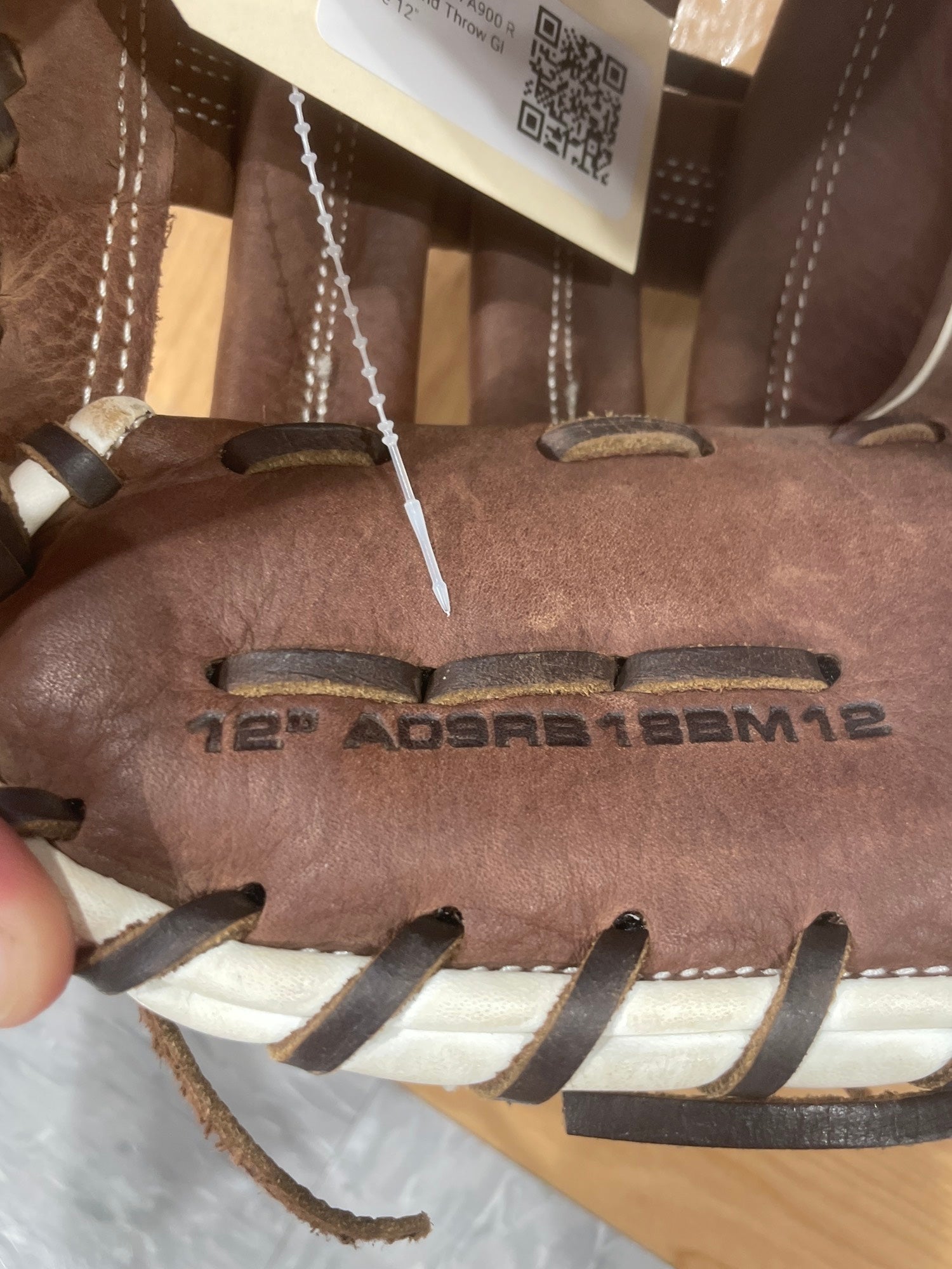 Used Wilson A900 Right Hand Throw Glove 12" SidelineSwap