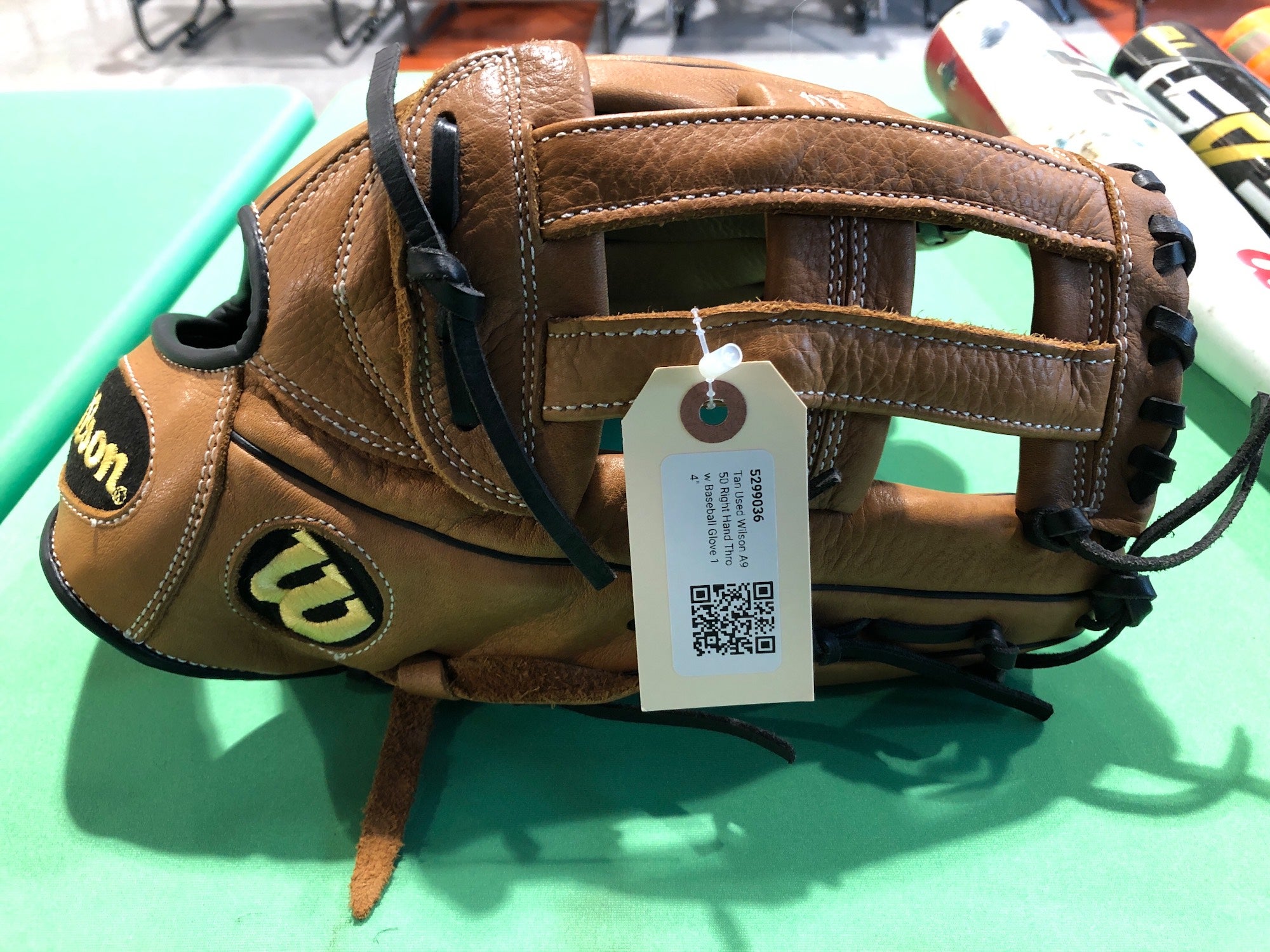 Tan Used Wilson A950 Right Hand Throw Baseball Glove 14" SidelineSwap
