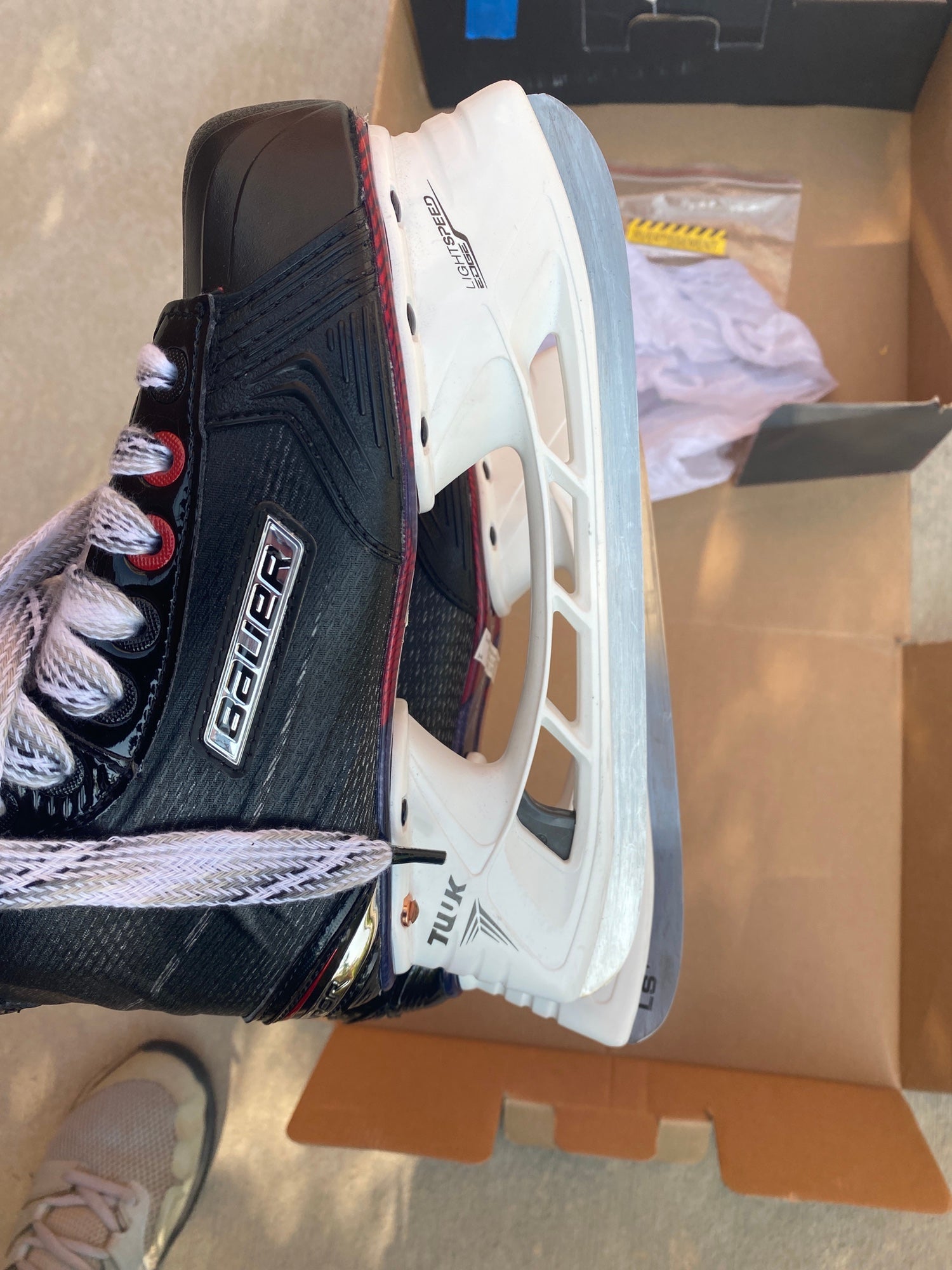 bauer vapor x700 junior skates