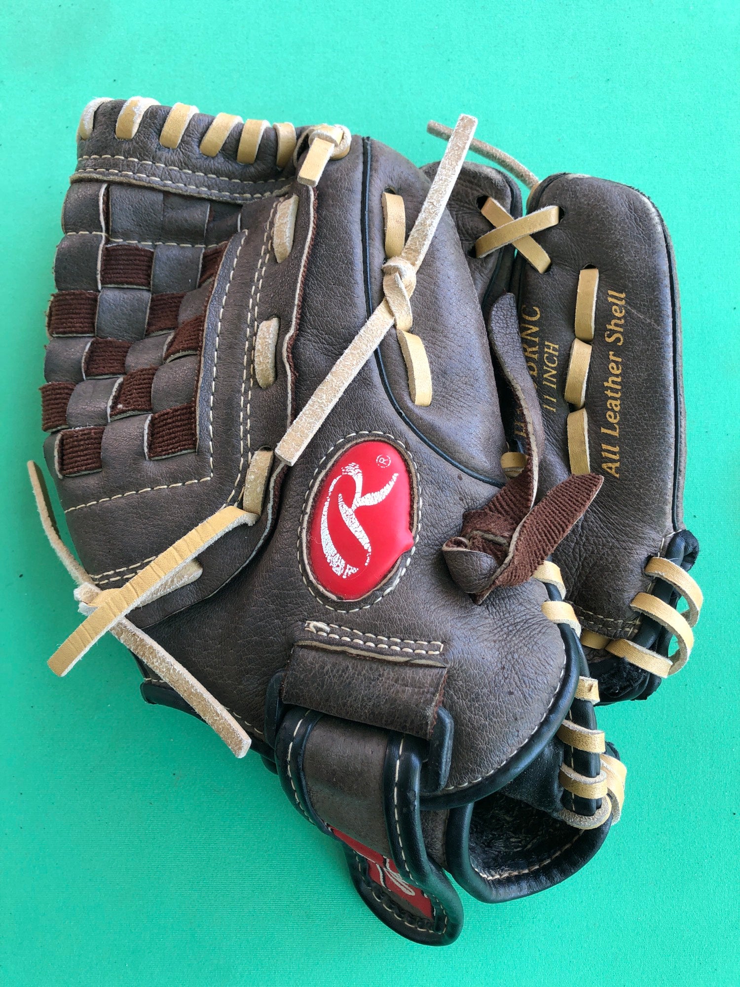 Used Rawlings Highlight Series Right Hand Throw Baseball Glove 11