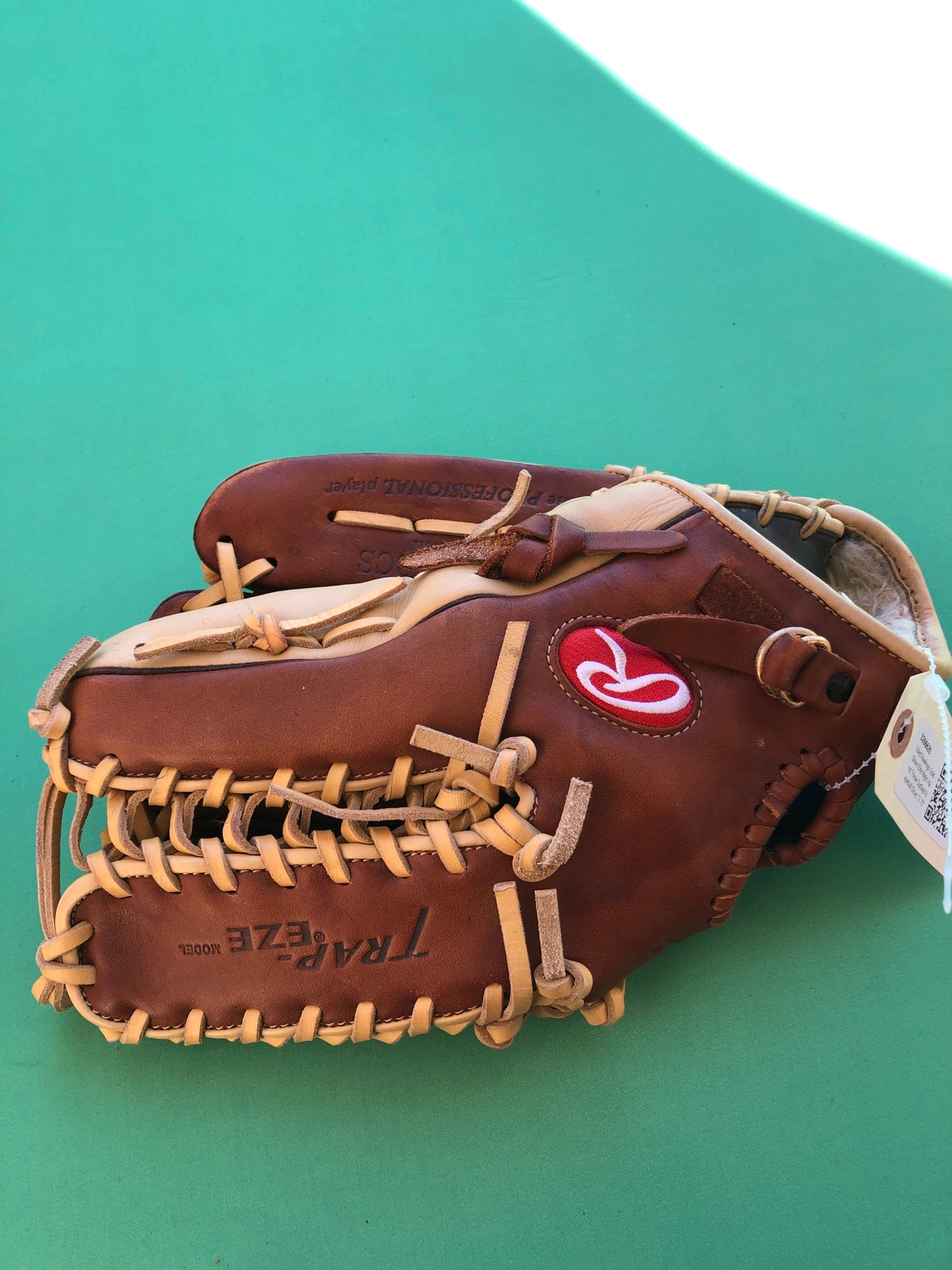 Used Rawlings Gold Glove Elite Right Hand Throw Outfield Baseball Glove