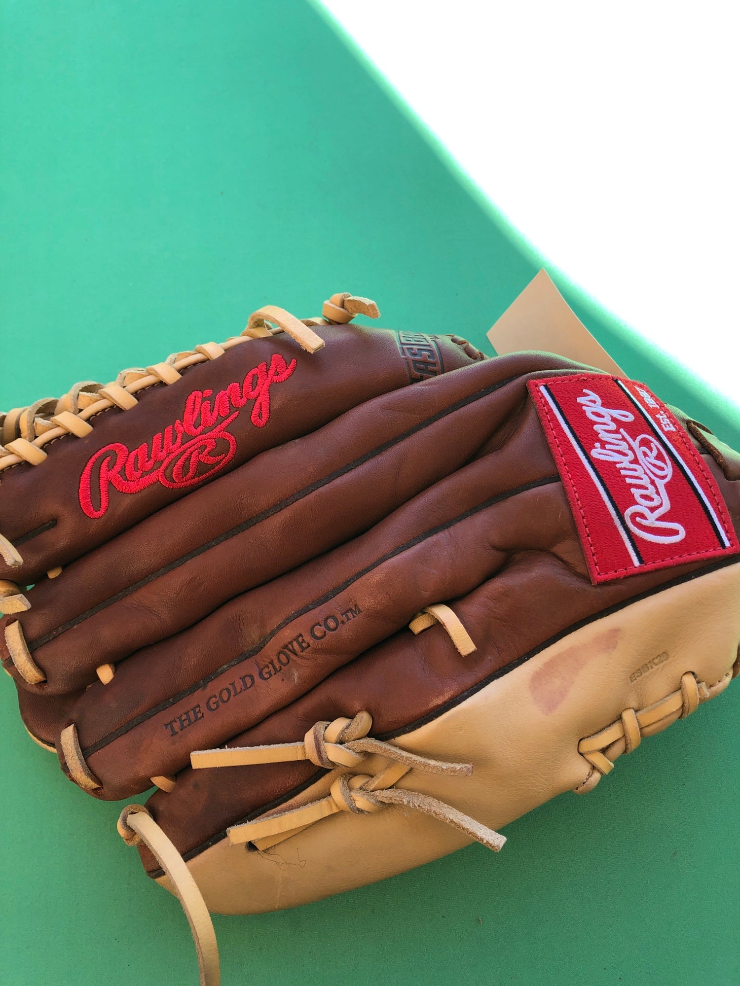 Used Rawlings Gold Glove Elite Right Hand Throw Outfield Baseball Glove