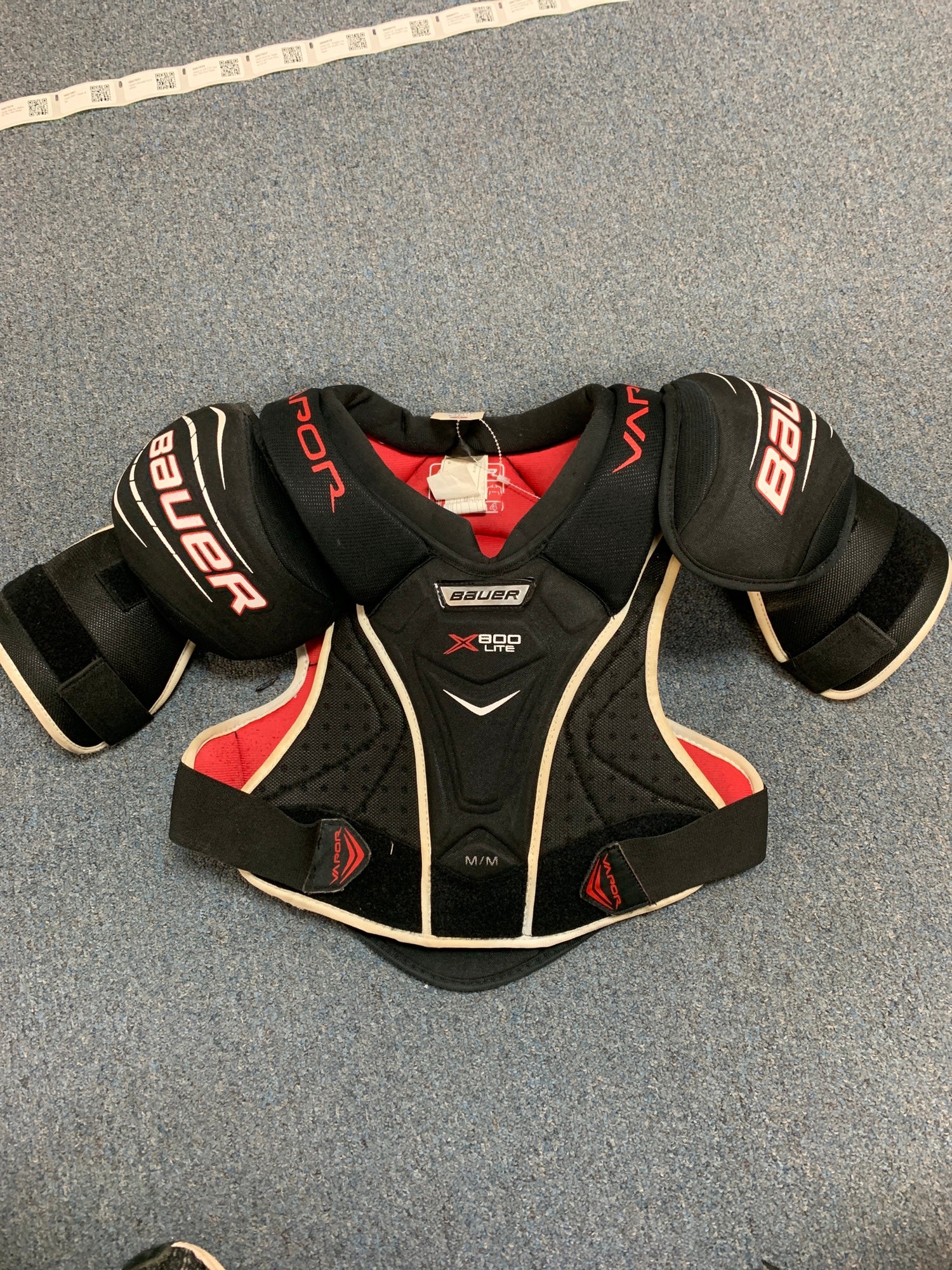 Used Senior Medium Bauer Vapor X800 Lite Shoulder Pads SidelineSwap