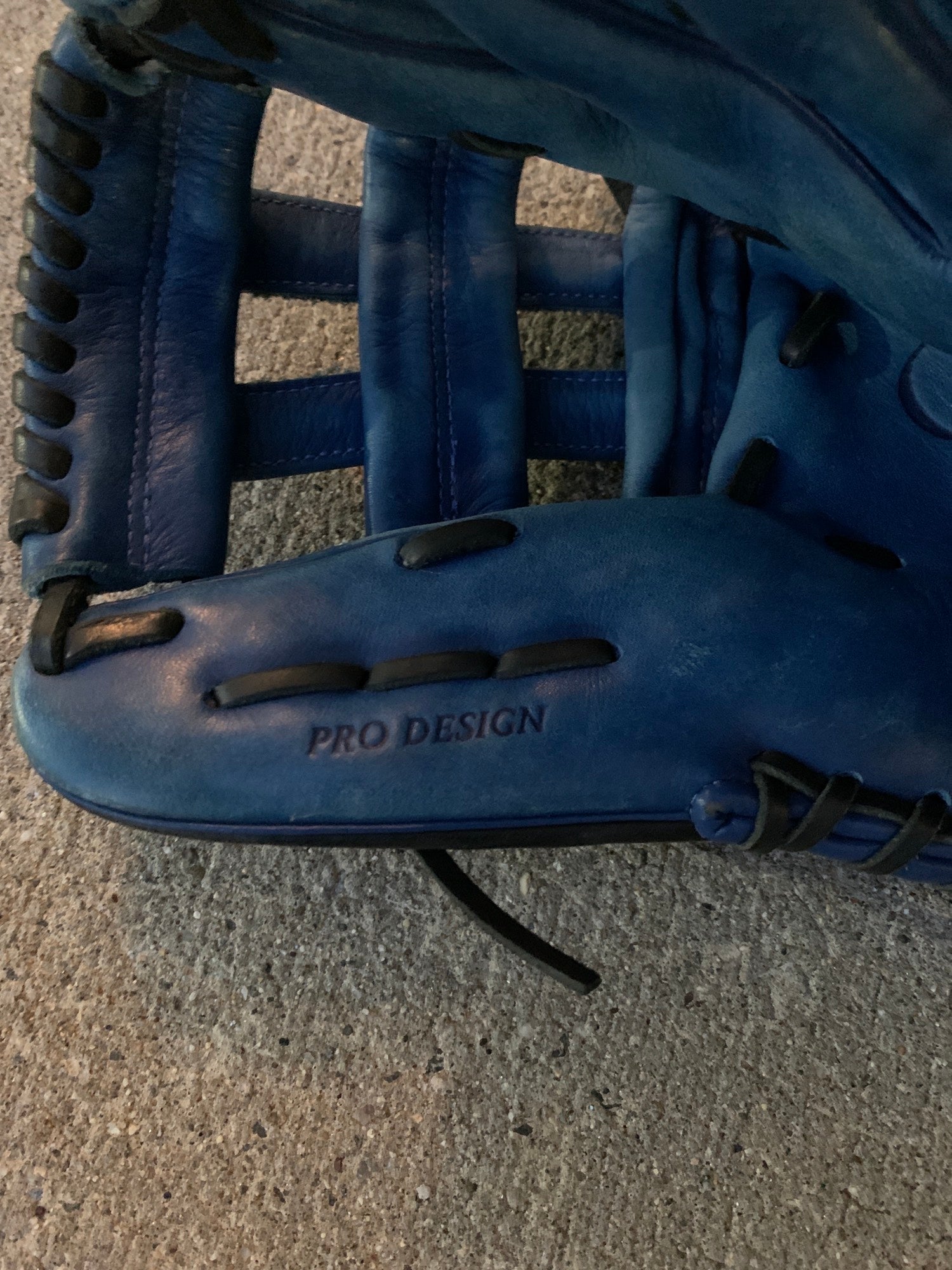 Used Rawlings Gold Glove Elite Right Hand Throw Outfield Baseball Glove