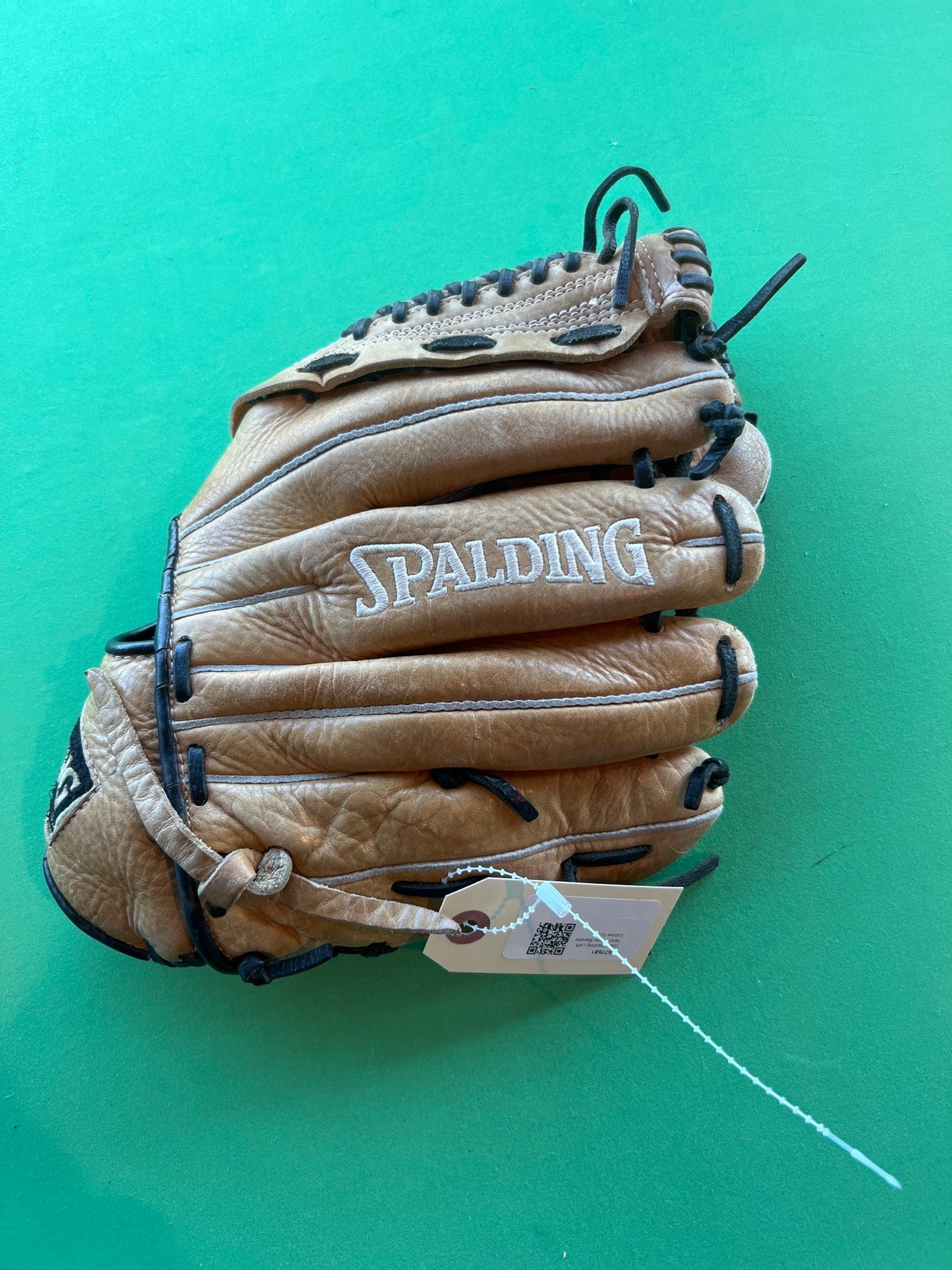 Used Spalding Left Hand Throw Baseball Glove 12.5" SidelineSwap