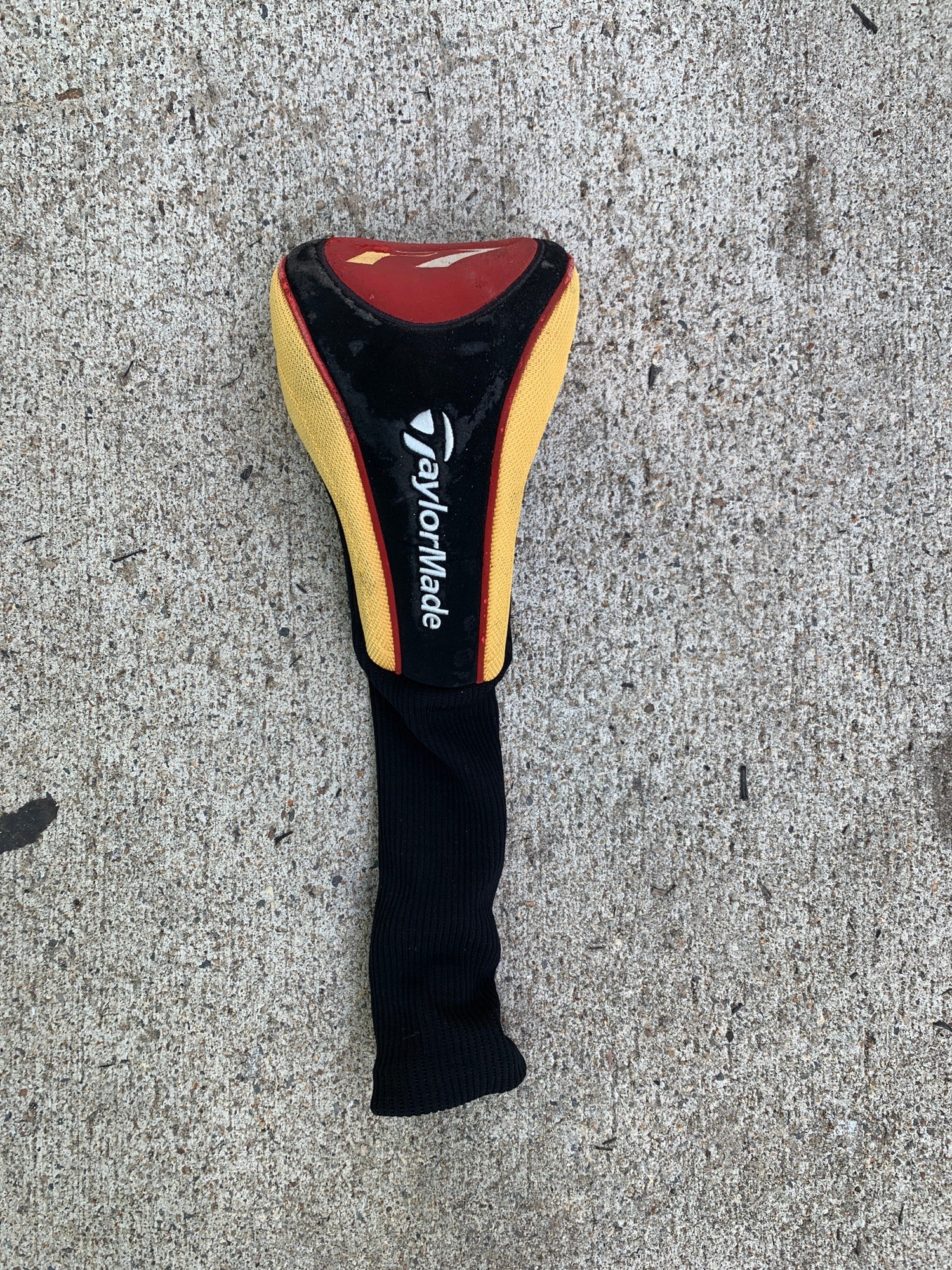 Used Men's TaylorMade R7 Draw RightHanded Golf Driver (Loft 10.5