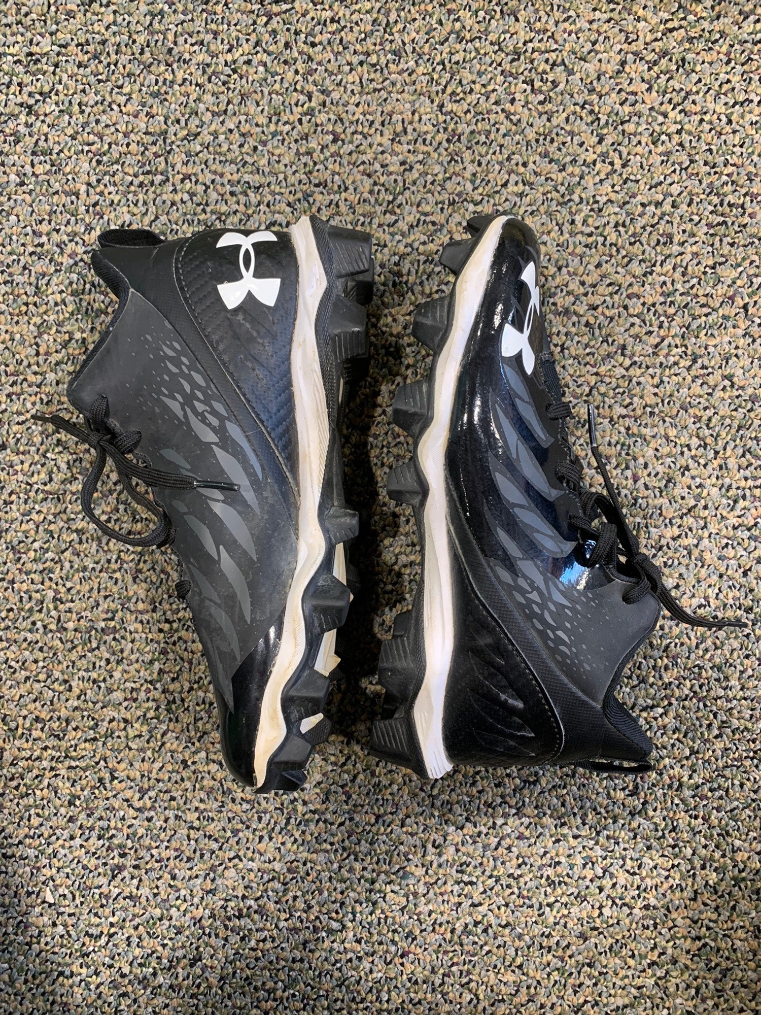 black under armour cleats