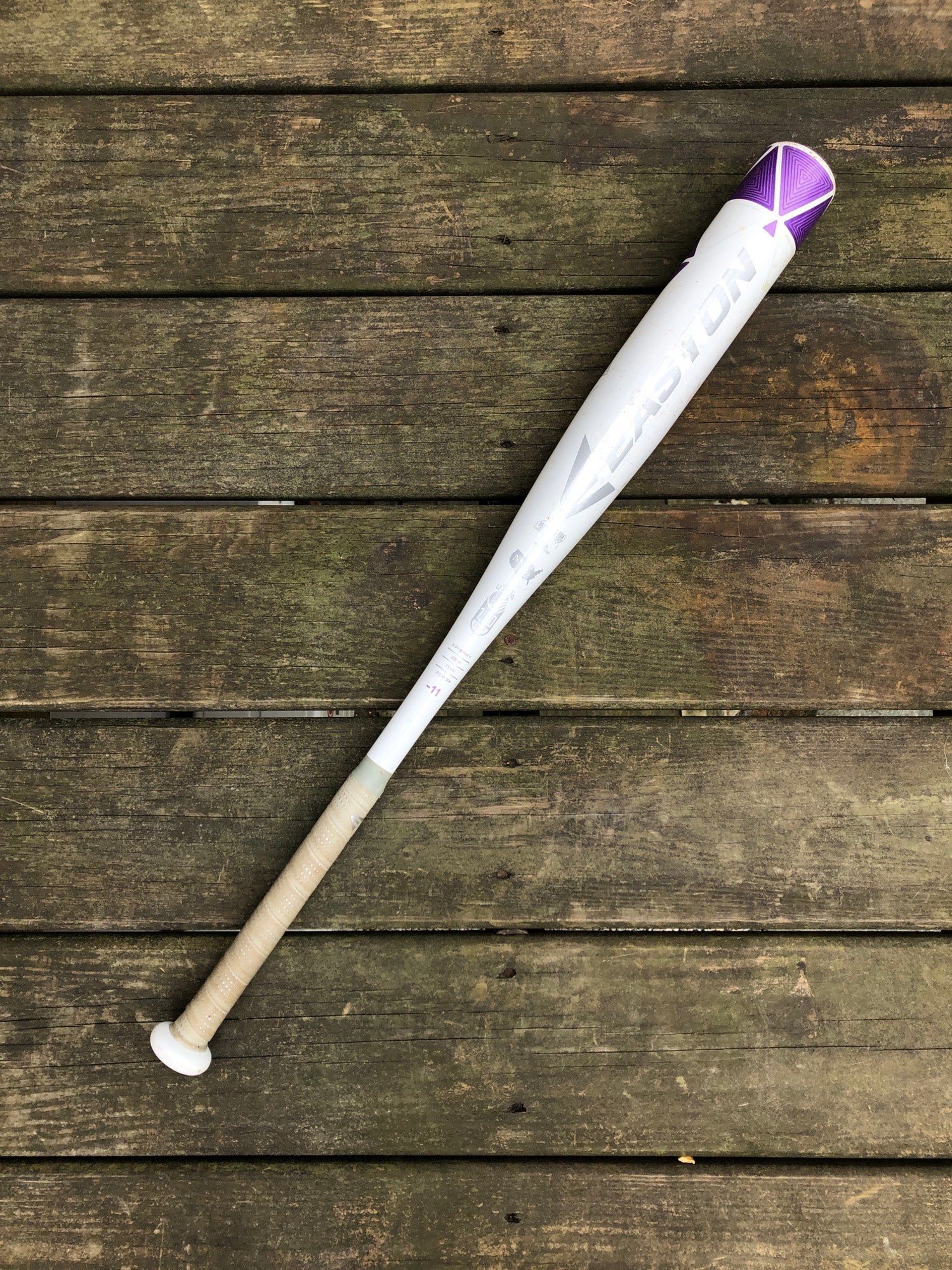 Used Easton Amethyst (28") Alloy Softball Bat 17OZ (11) SidelineSwap