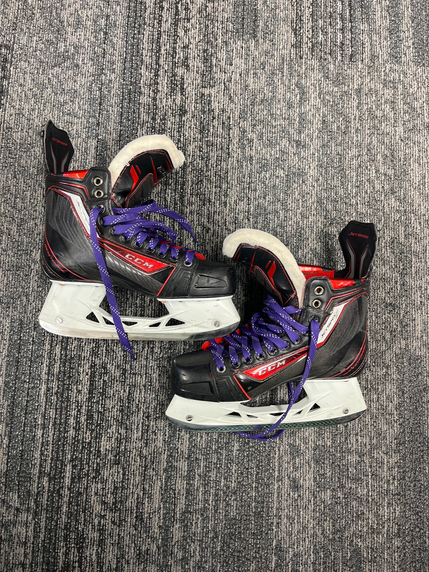 Senior Used CCM Jetspeed Hockey Skates EE (Extra Wide) 8.0 SidelineSwap