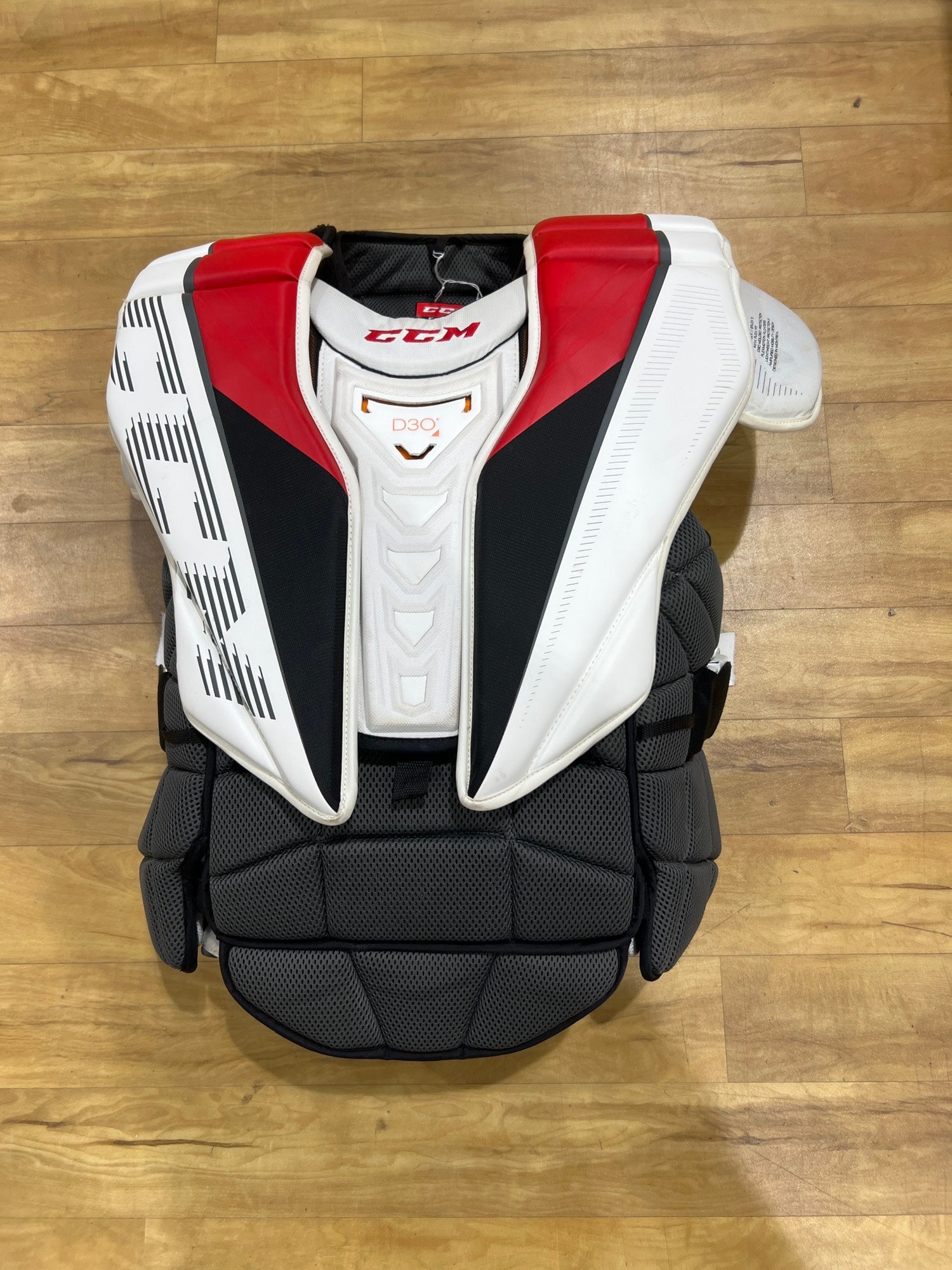 Large CCM D30 Goalie Chest Protector SidelineSwap