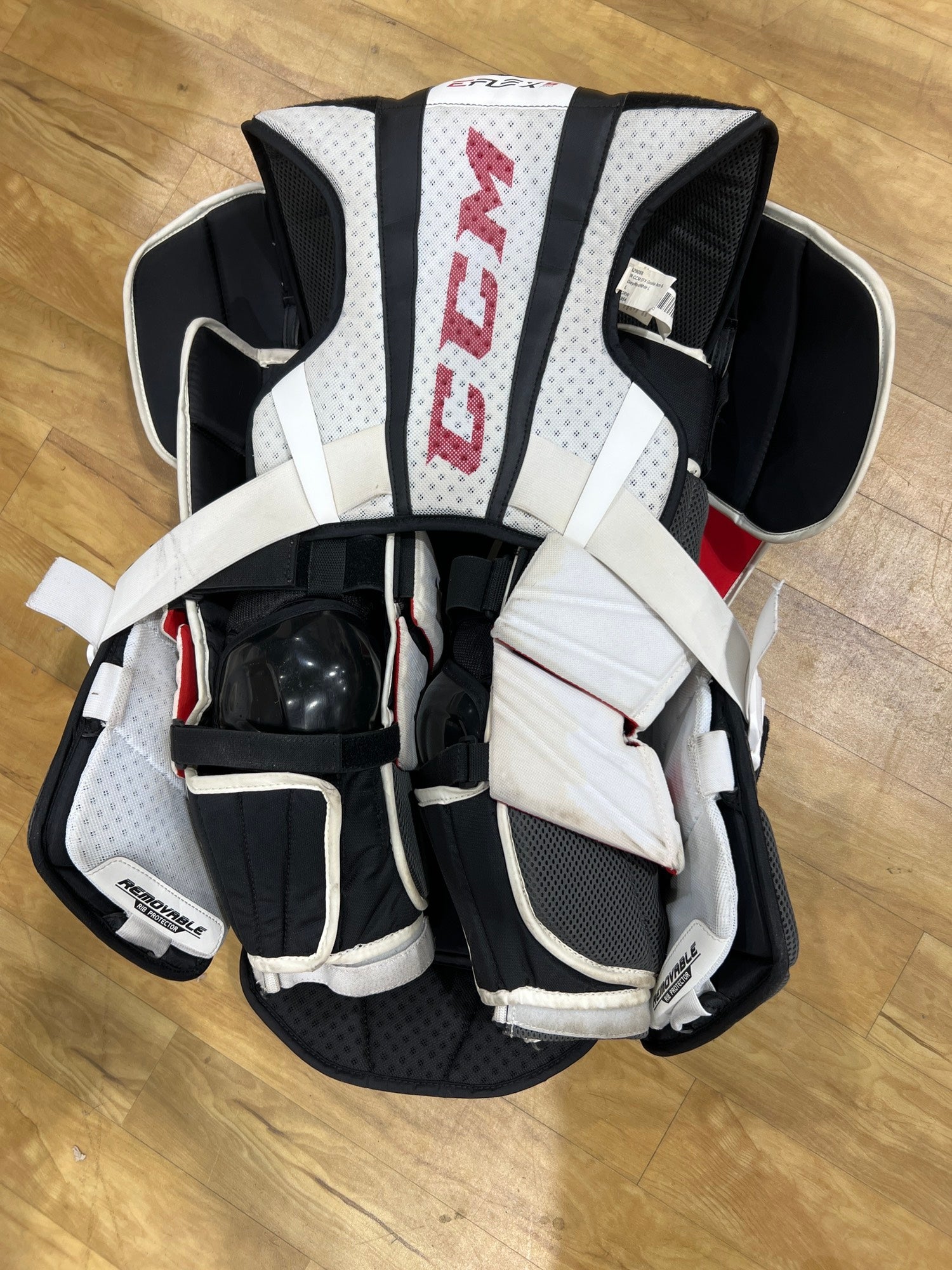 Large CCM D30 Goalie Chest Protector SidelineSwap