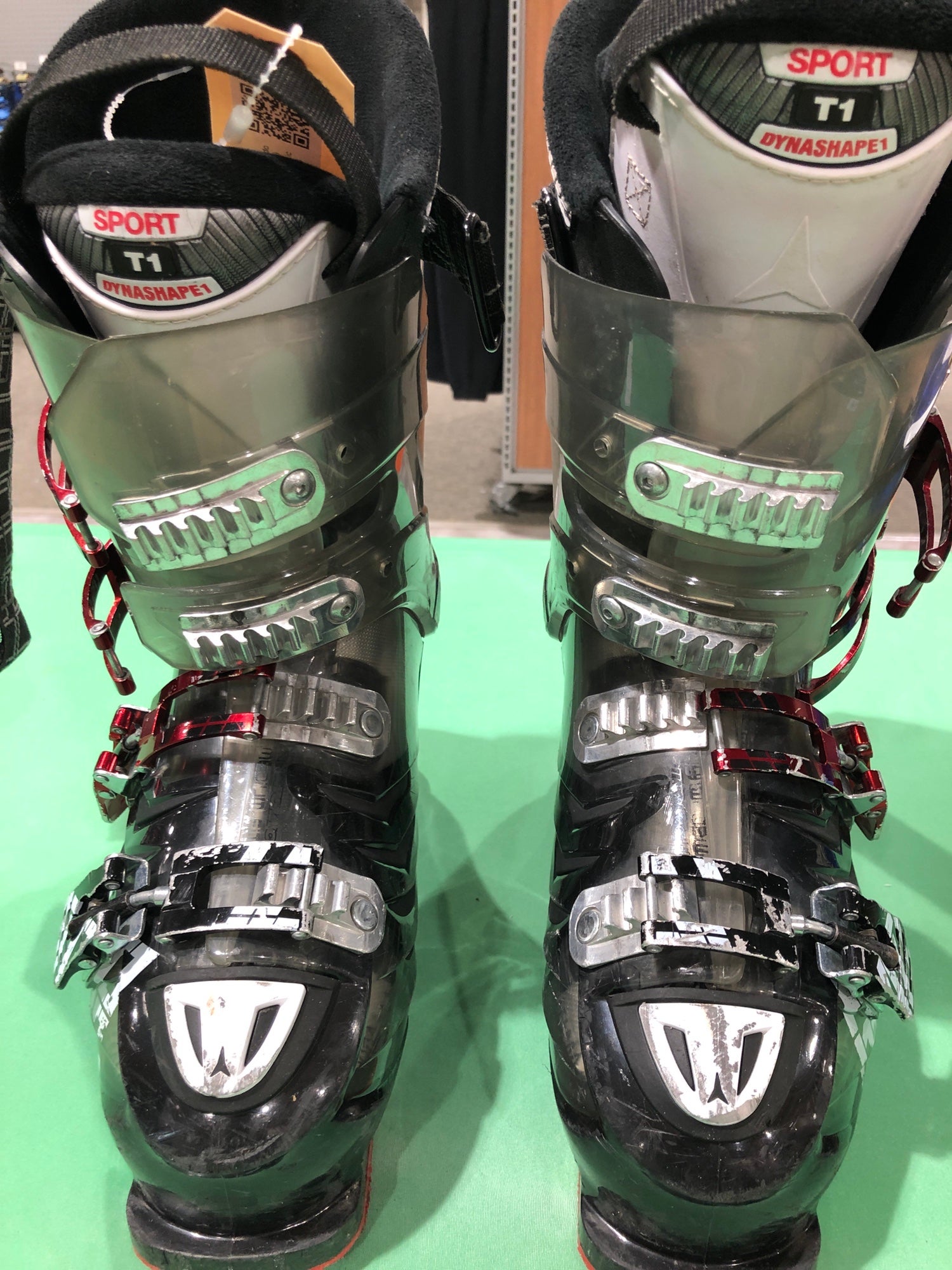 Mondo 26 & mondo 26.5 (300309mm) Used Unisex Atomic Hawx 80 Ski Boots