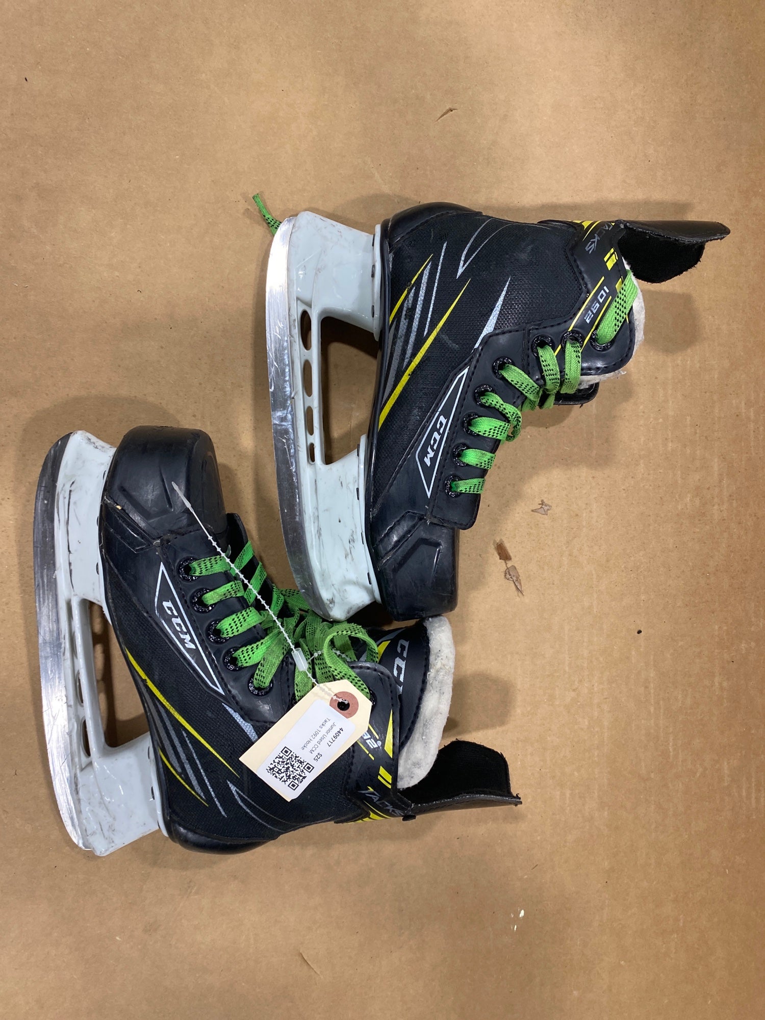 Junior Used CCM Tacks 1092 Hockey Skates D&R (Regular) 2.0 SidelineSwap