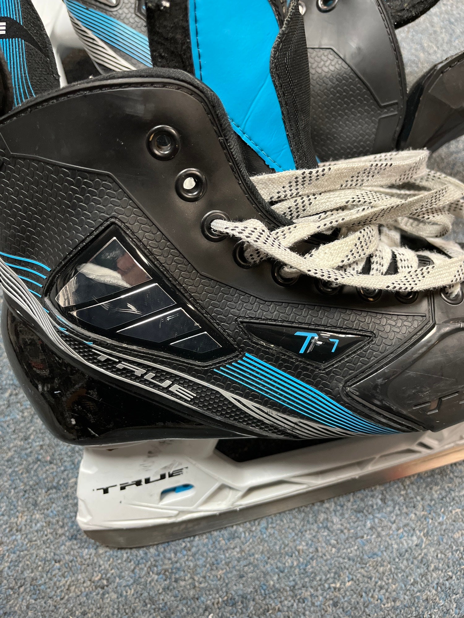 Senior Used True TF7 Hockey Skates D&R (Regular) 8.0 SidelineSwap