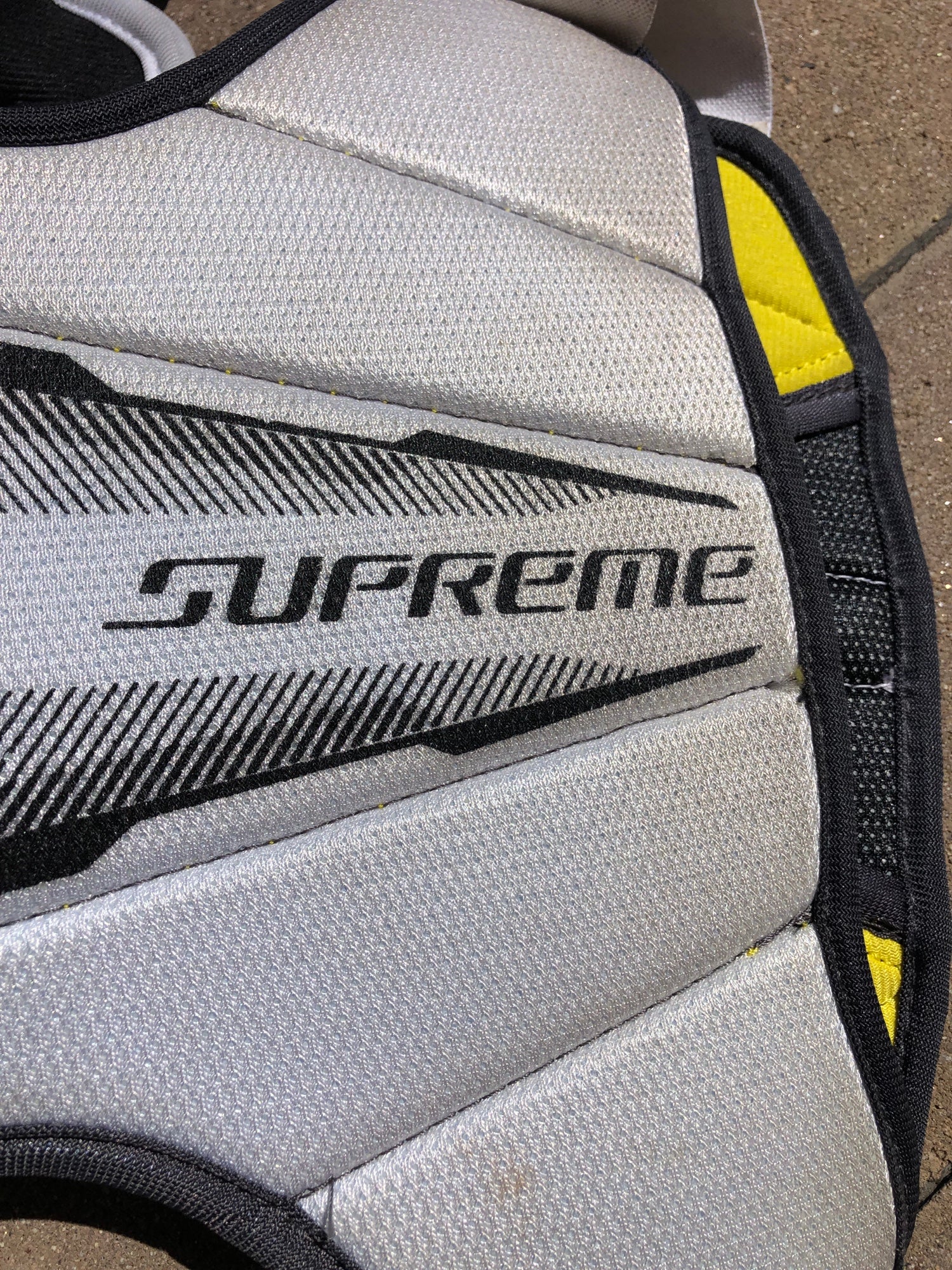 Used Youth Small Bauer Supreme S170 Shoulder Pads SidelineSwap