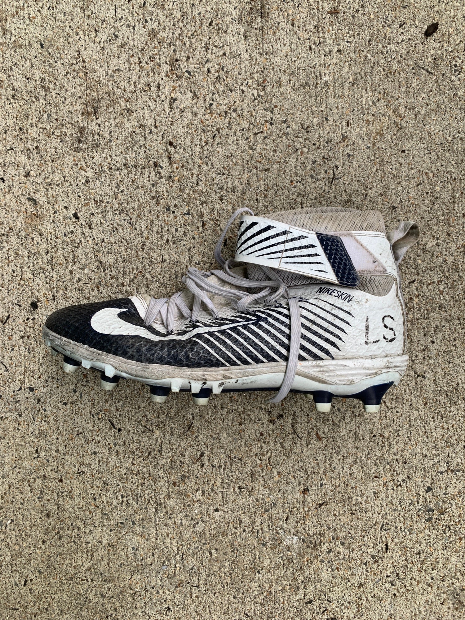 size 15 high top football cleats