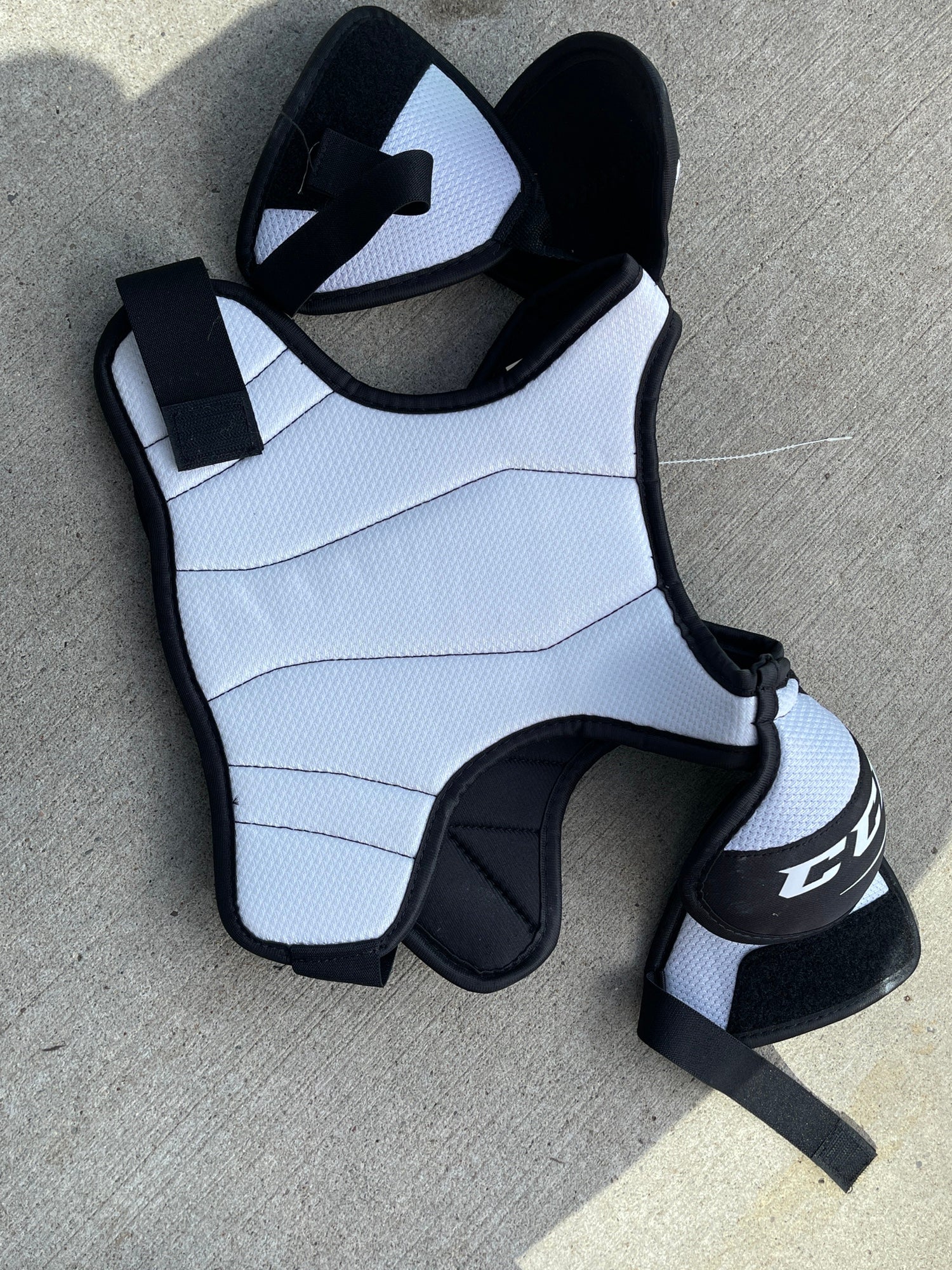 Used Youth Medium CCM LTP Shoulder Pads SidelineSwap