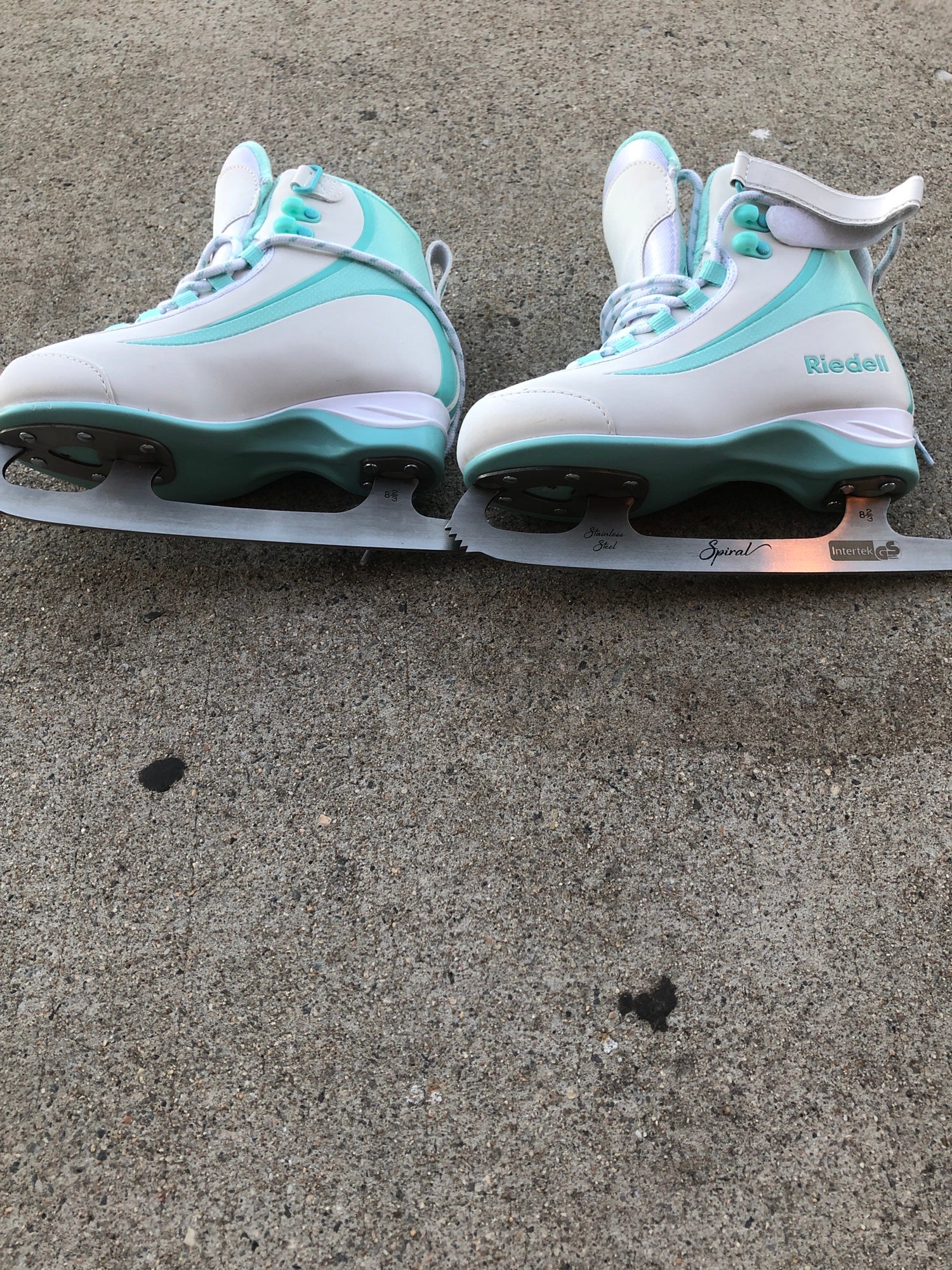 Used Riedell Soar Figure Skates Size 4.0 SidelineSwap