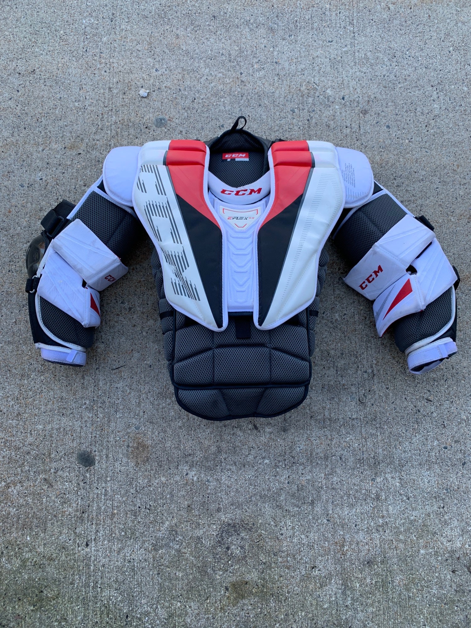 Used Large CCM Eflex 5.9 Goalie Chest Protector Retail SidelineSwap