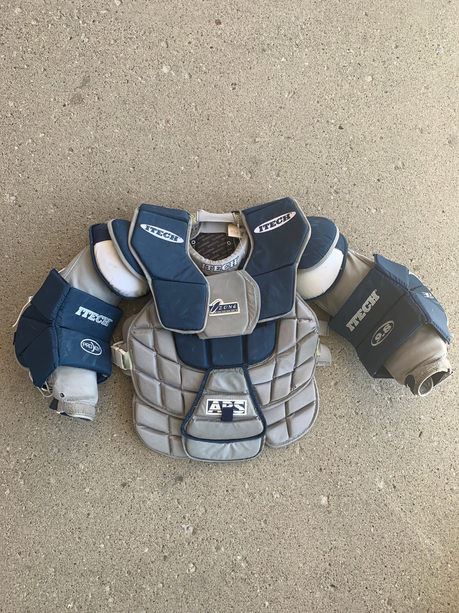 Used Senior Small Itech Prodigy Goalie Chest Protector SidelineSwap