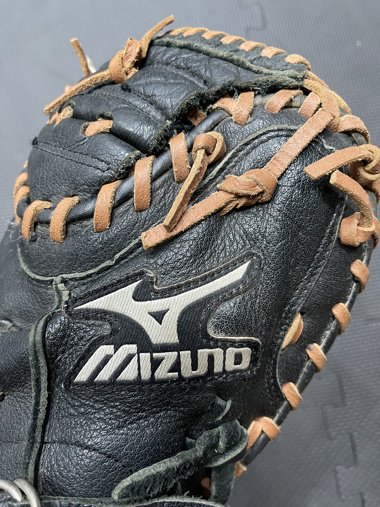 mizuno catchers mitt