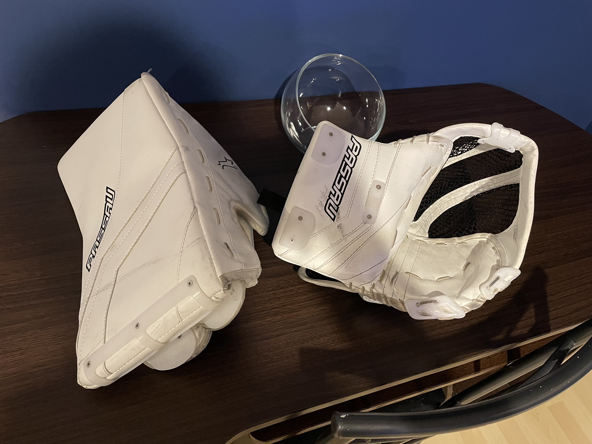 Passau Ball Hockey Blocker Trapper SidelineSwap