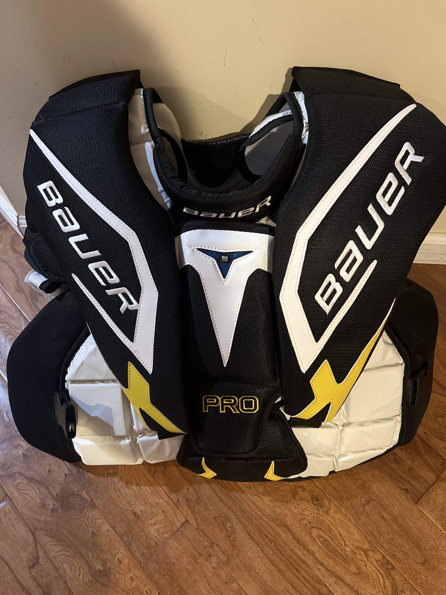 Large Bauer Supreme Elite Goalie Chest Protector SidelineSwap
