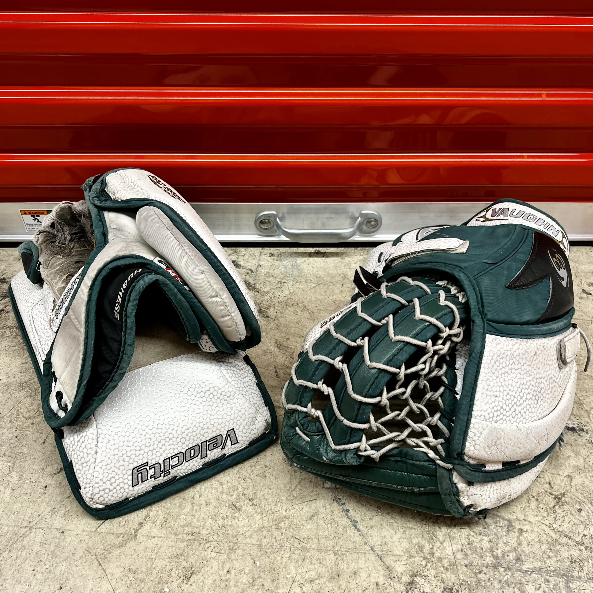 vaughn-velocity-7500-glove-blocker-sidelineswap
