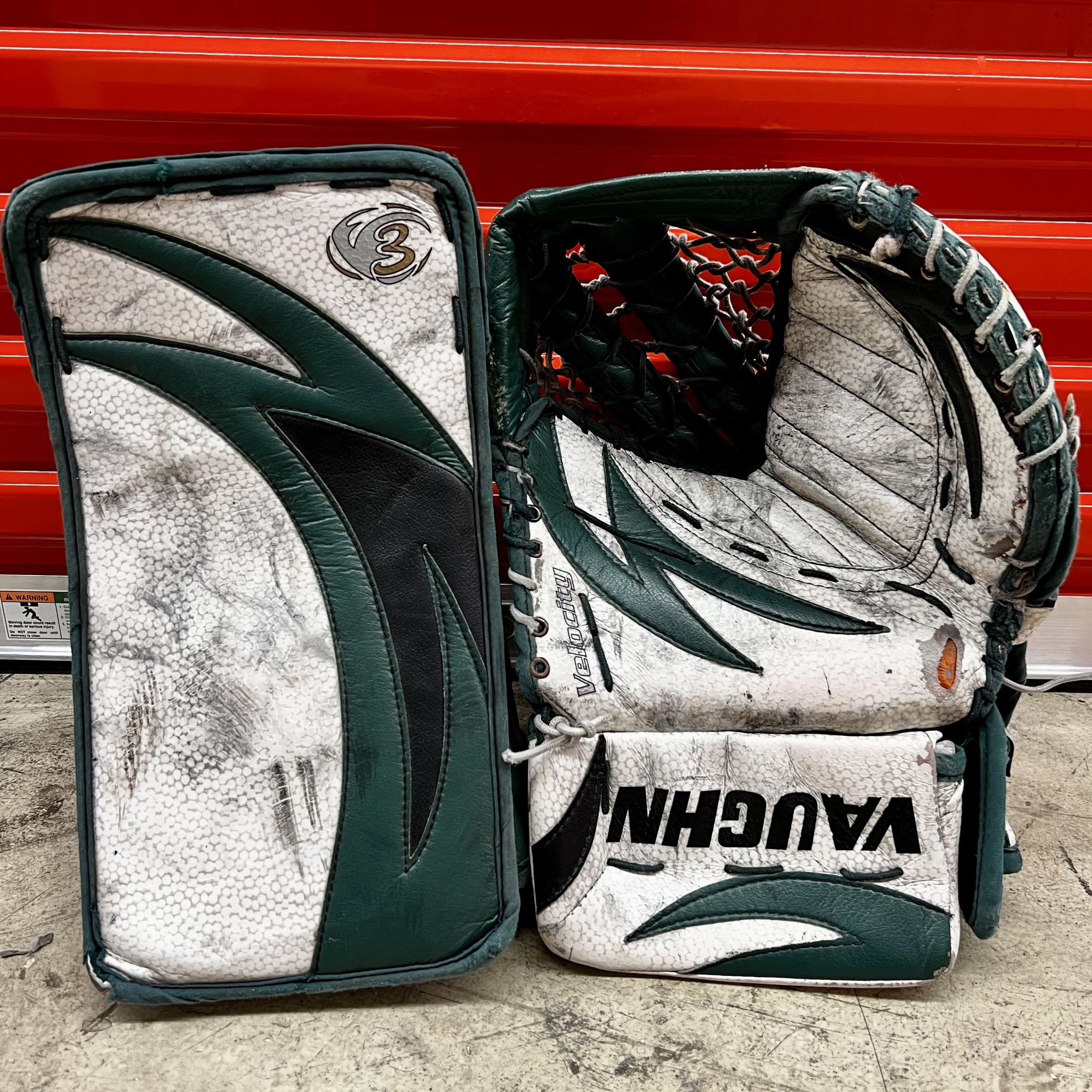 vaughn-velocity-7500-glove-blocker-sidelineswap