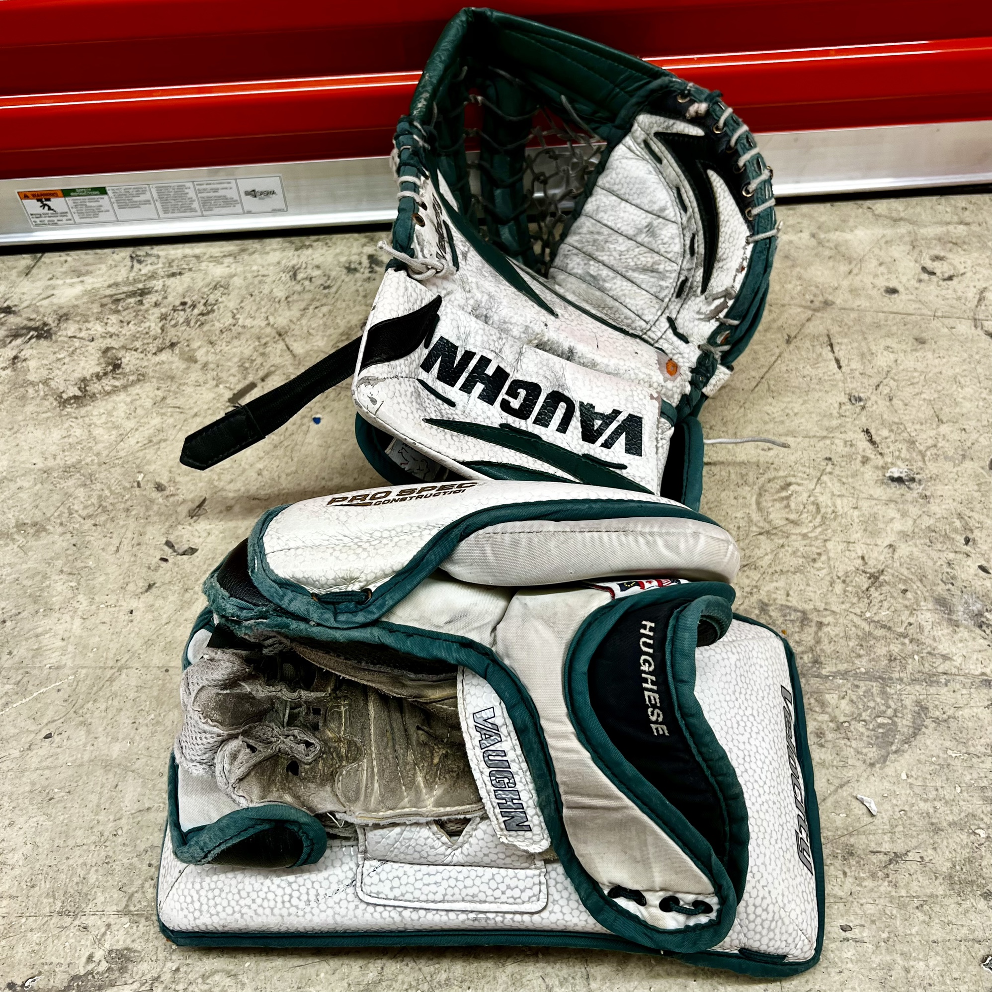 vaughn-velocity-7500-glove-blocker-sidelineswap