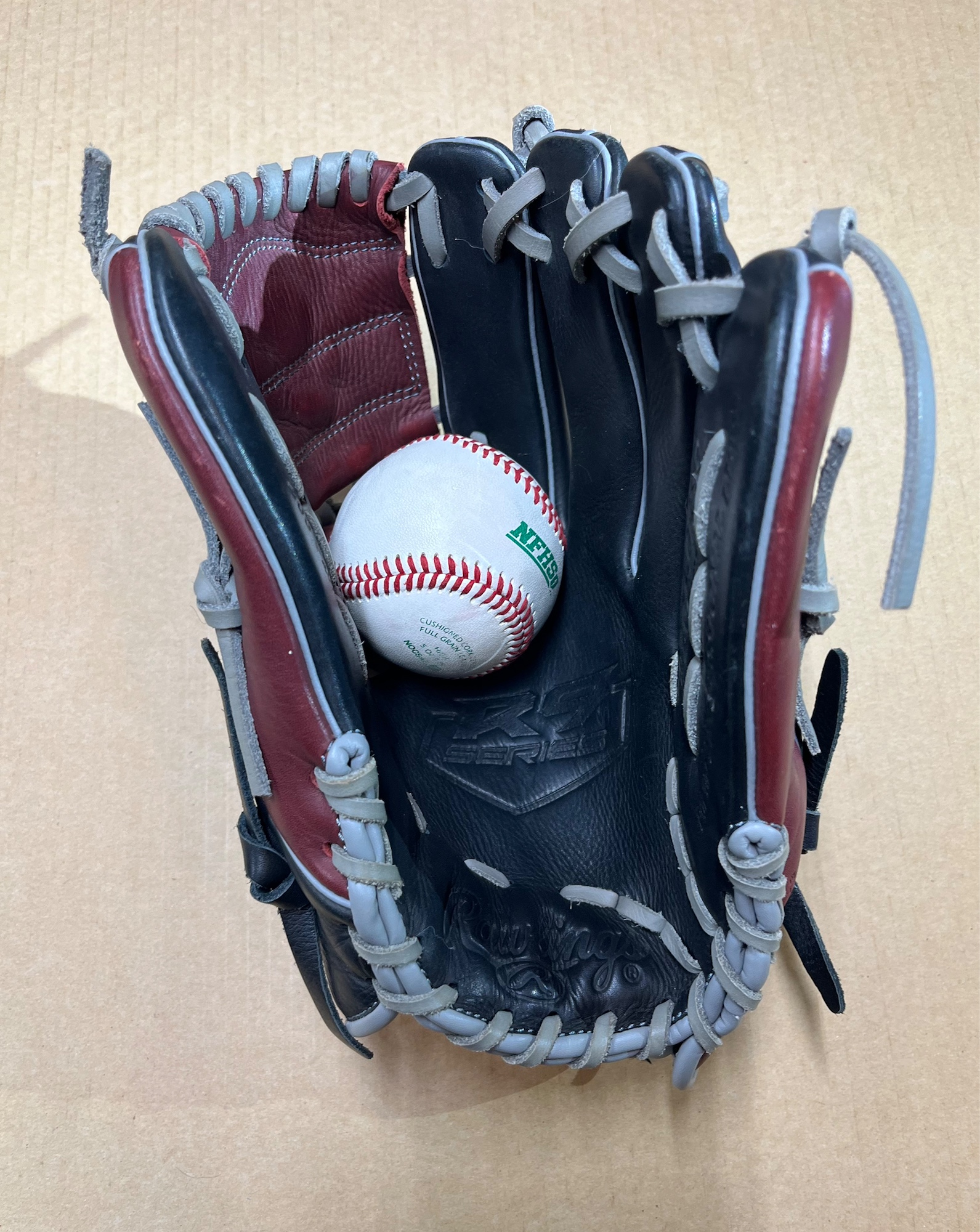 Used Rawlings R9 12" Pitcher / Infielder Baseball Glove RHT SidelineSwap