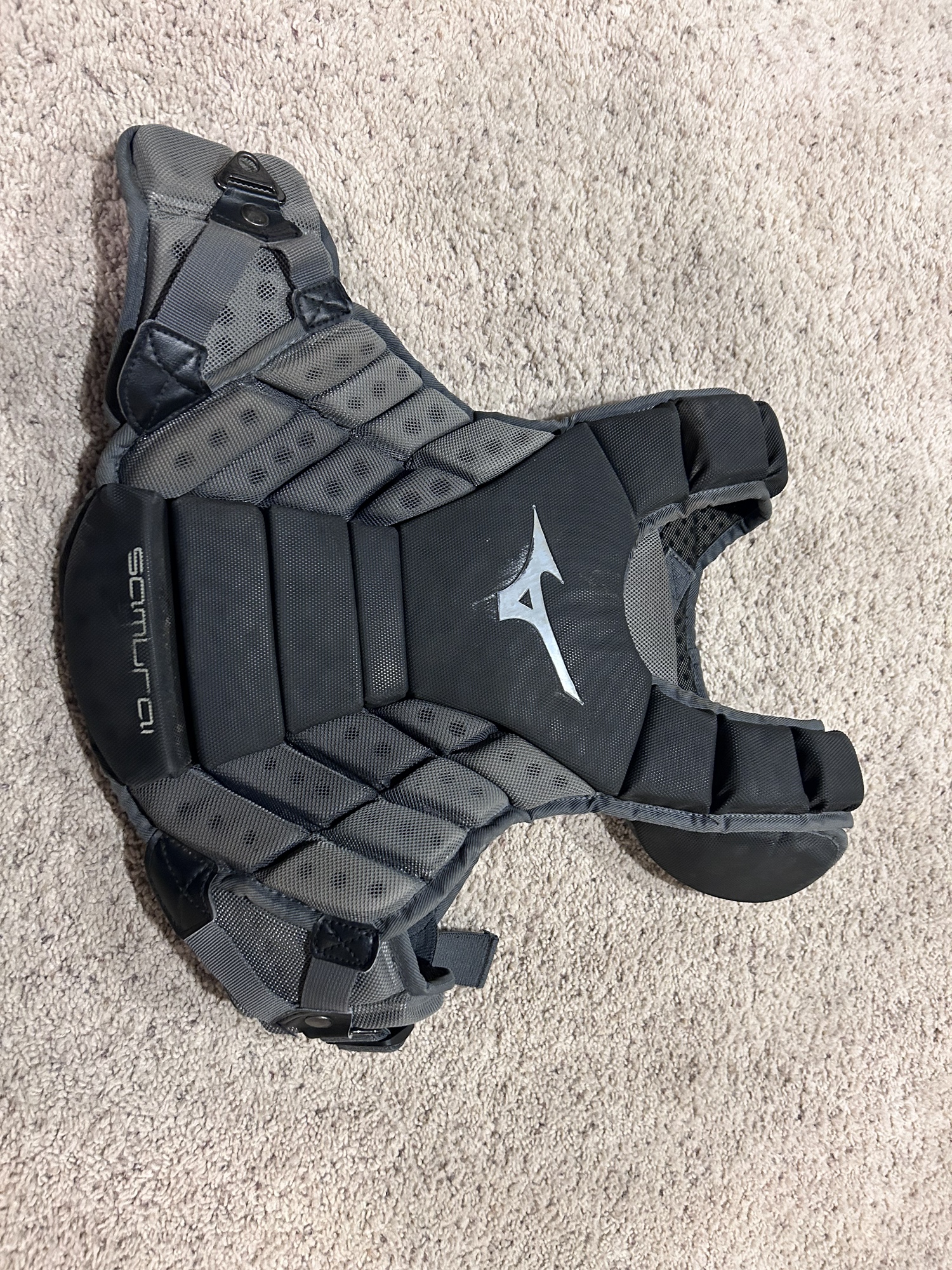 Mizuno Samurai Catcher's Chest Protector SidelineSwap
