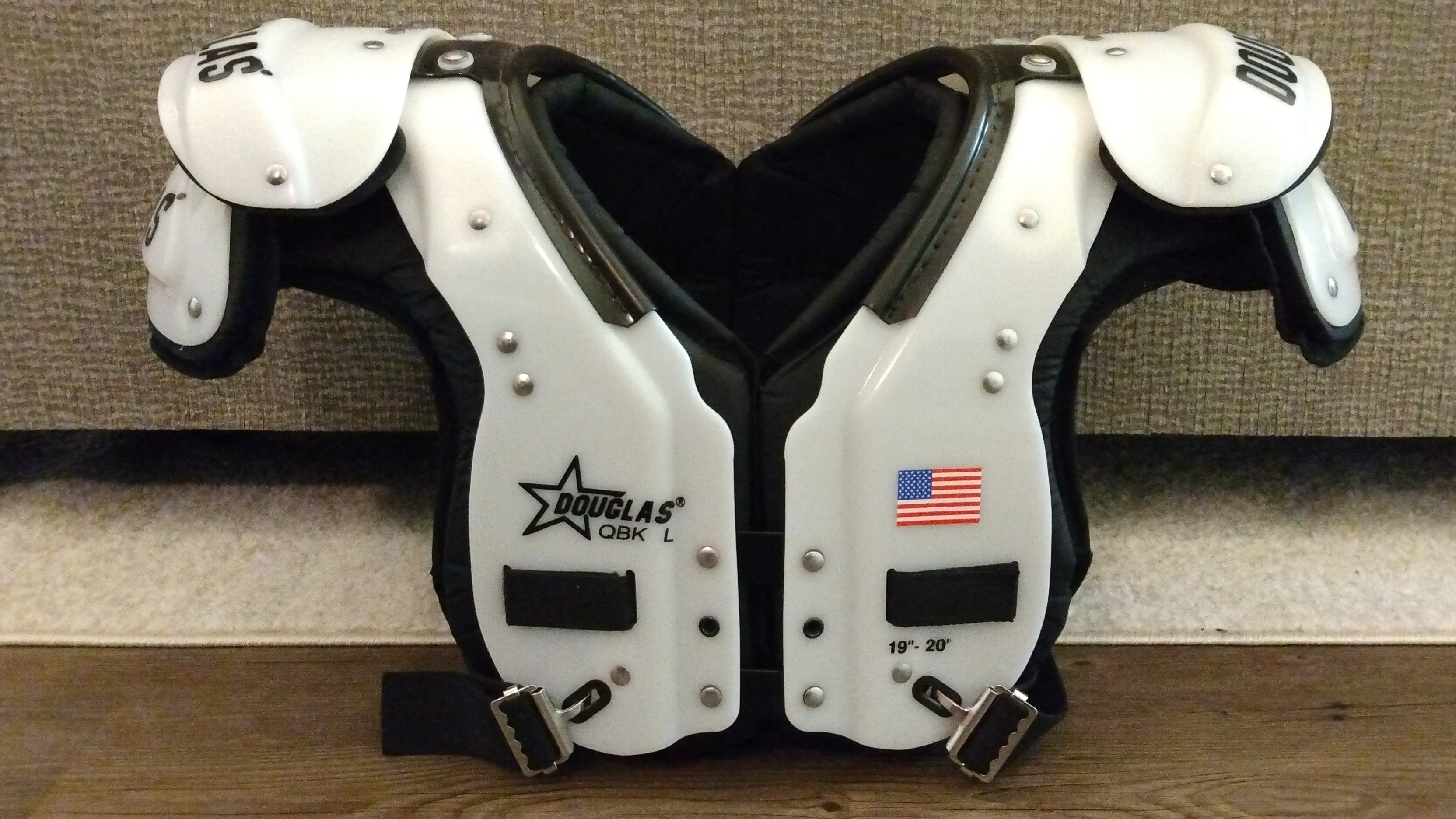 New Adult Large Douglas QBK Shoulder Pads with Backplate SidelineSwap