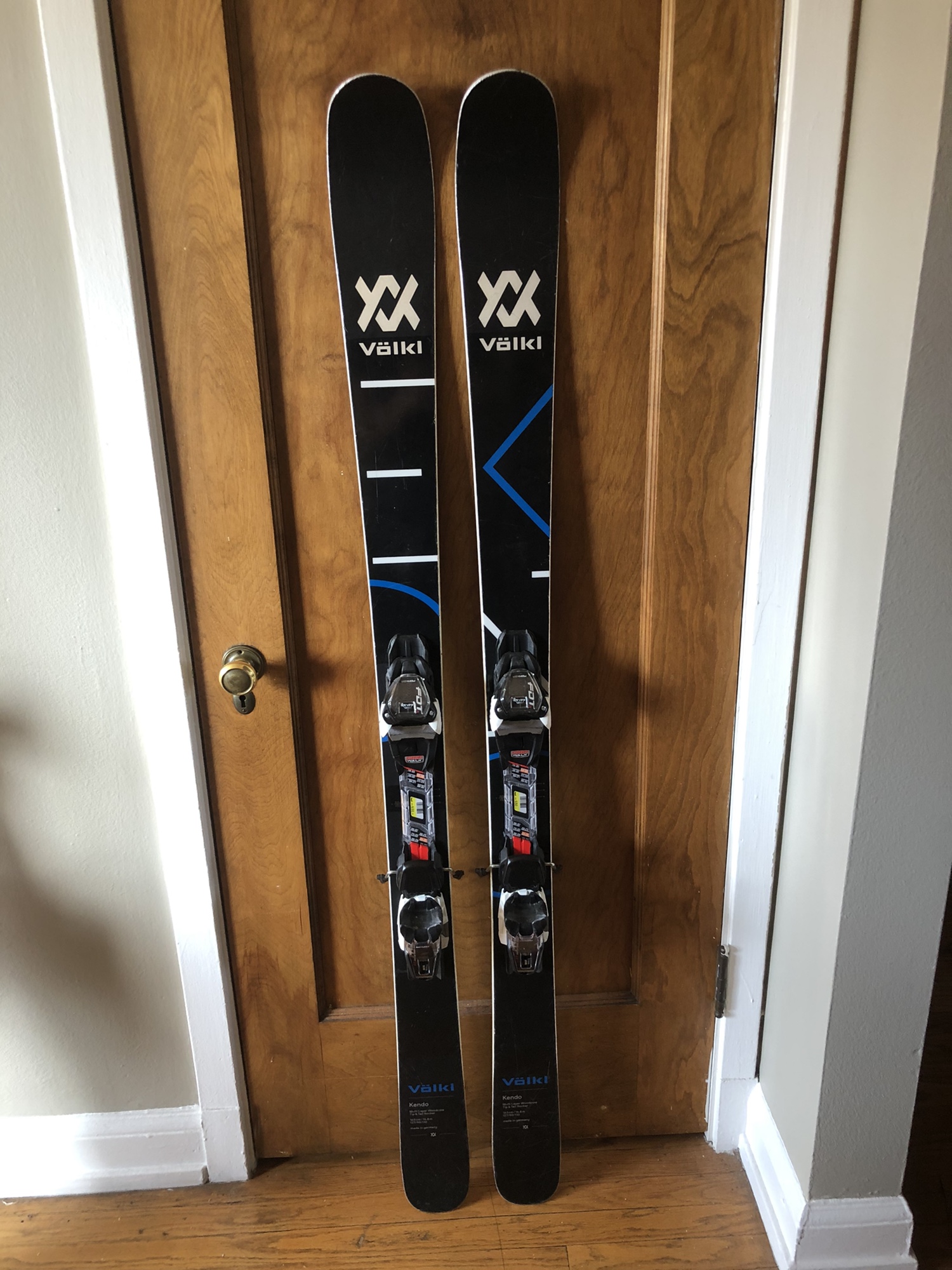 Volkl Kendo 163cm with Adjustable Marker Gripwalk Bindings SidelineSwap