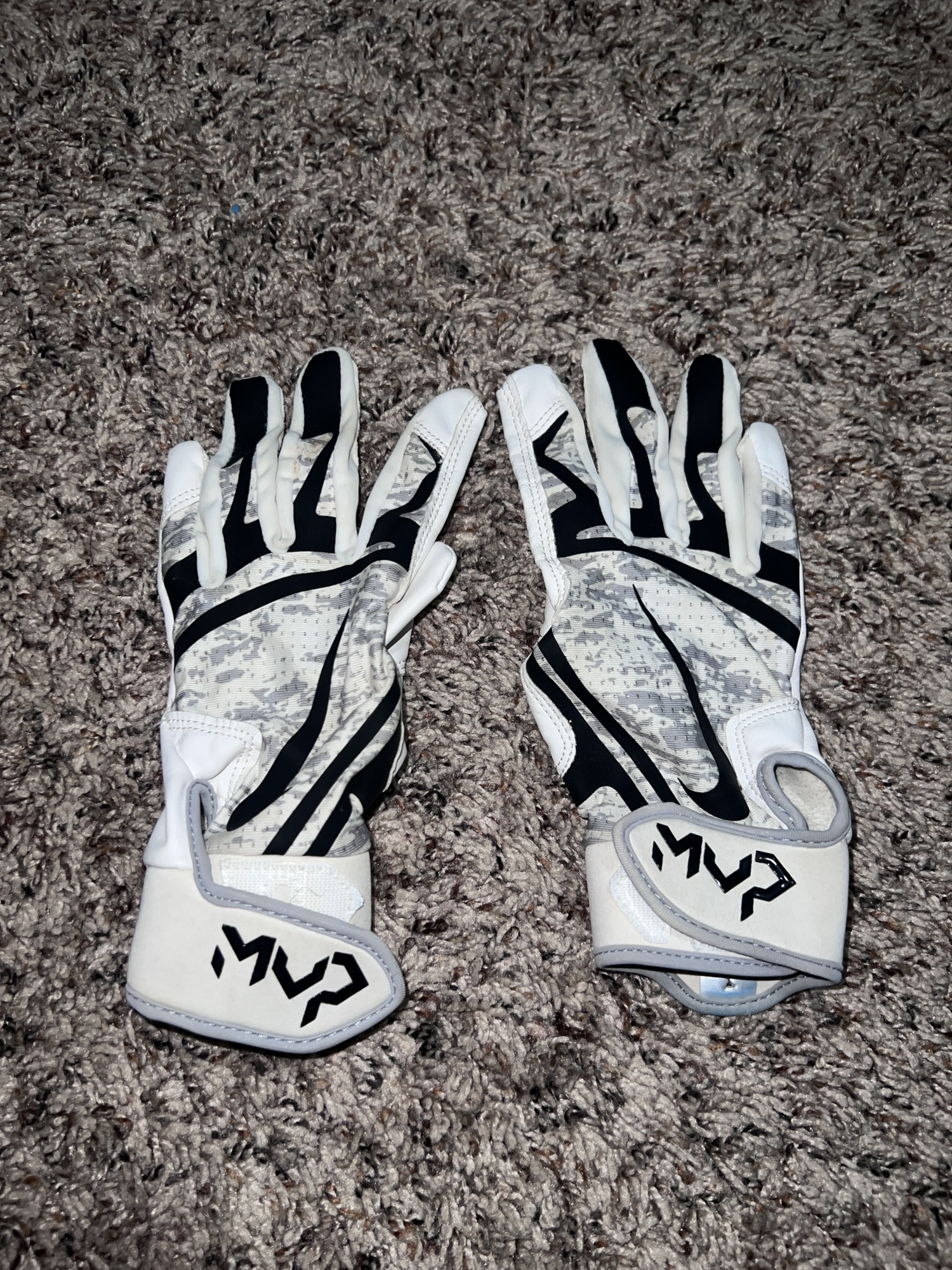 nike swingman batting gloves